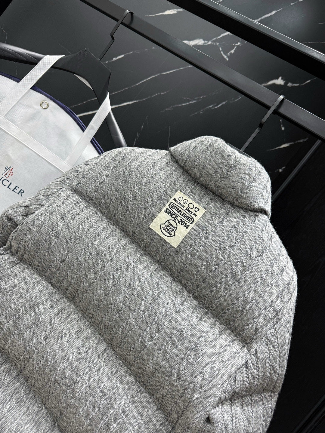 Doudoune Moncl’r Night Grey   x  Palm Austru 10/10