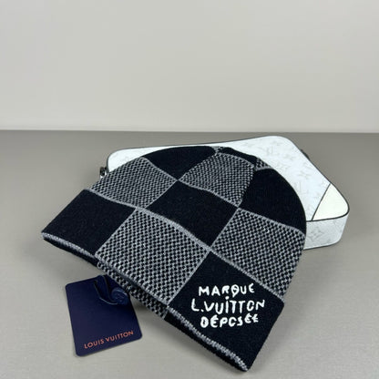 Bonnet LV maison Deposé BLACK + TICKET DE CAISSE