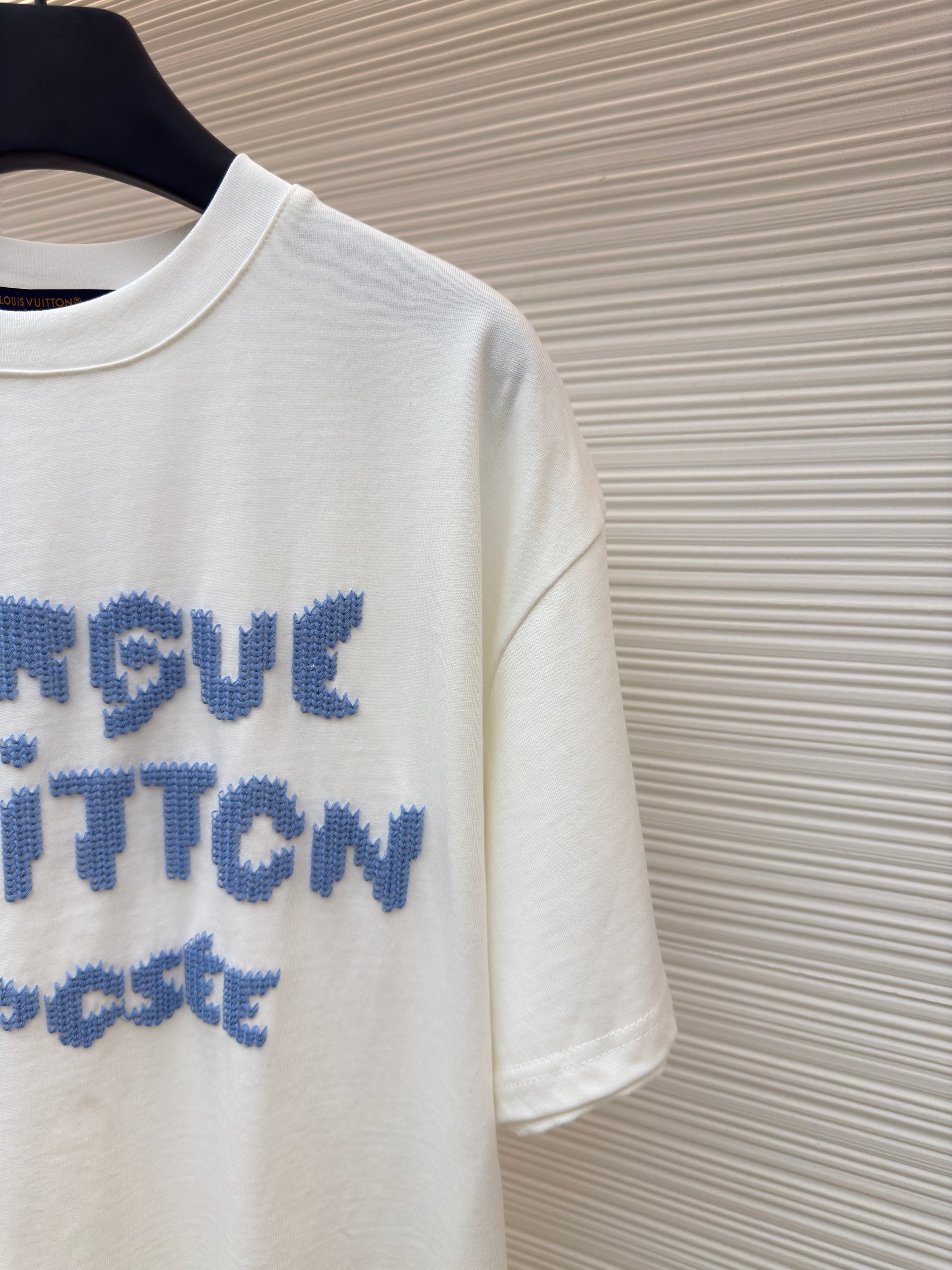 T shirt Lv signature brodé
