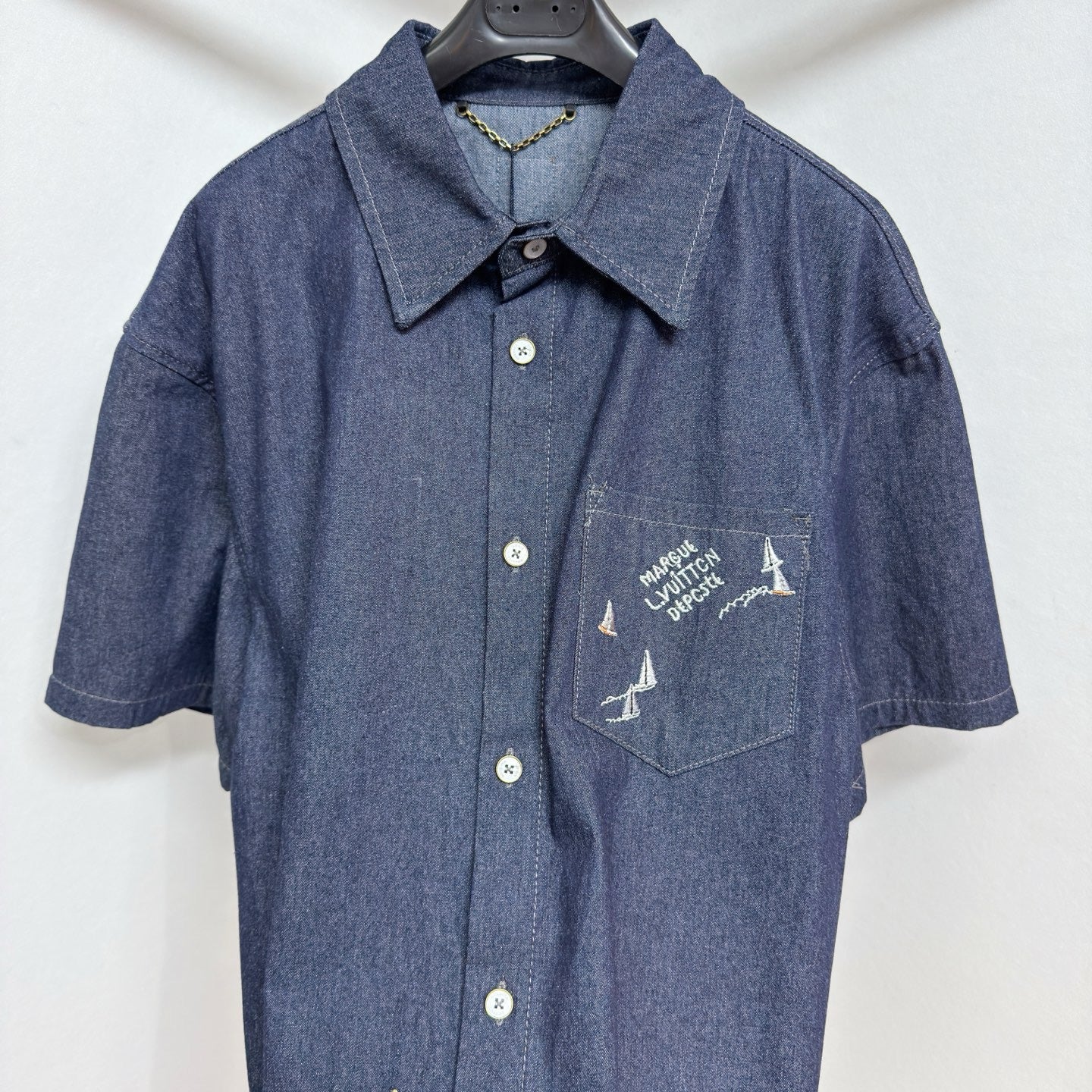 Chemise lv manches courtes brodée en chambray