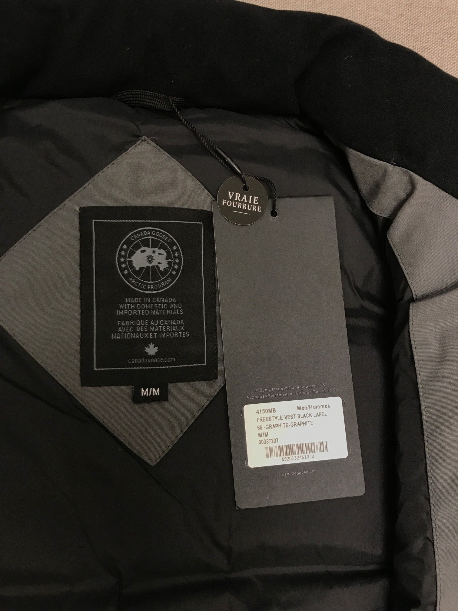 Cnd Sleeveless grey black label invoice 2023