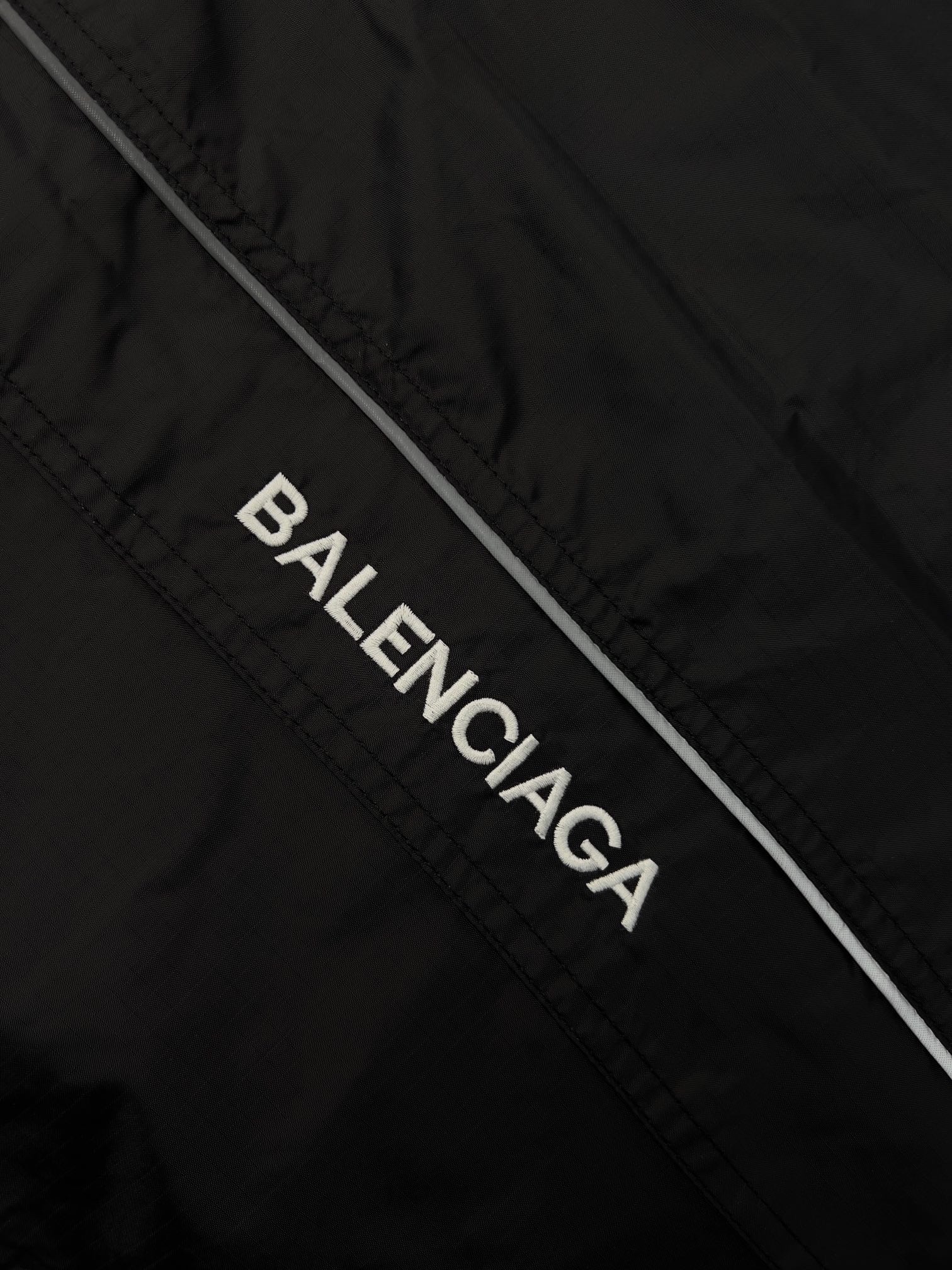Balen schwarze reflektierende Jacke