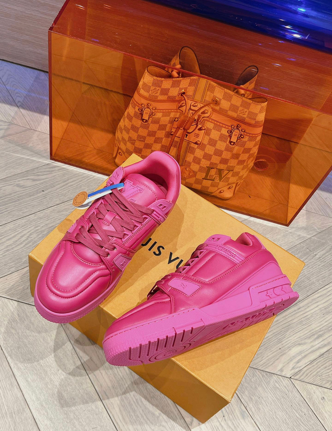 Lv trainers rose facture