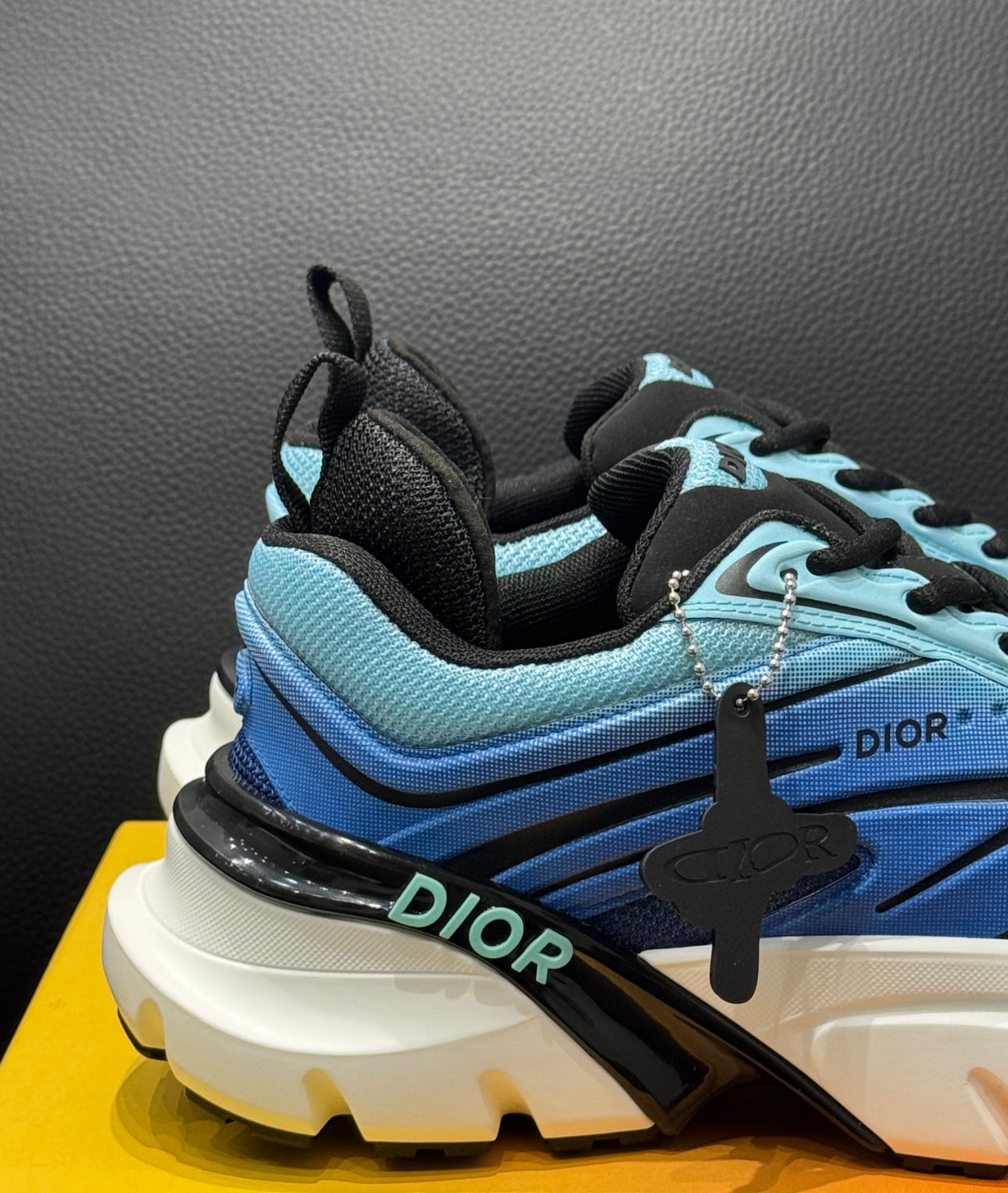 SNEAKERS B44 V3 VERSION BIEN LISSE BLEU FACTURE PACKAGING COMPLET PRE COMMANDE FIN NOVEMBRE