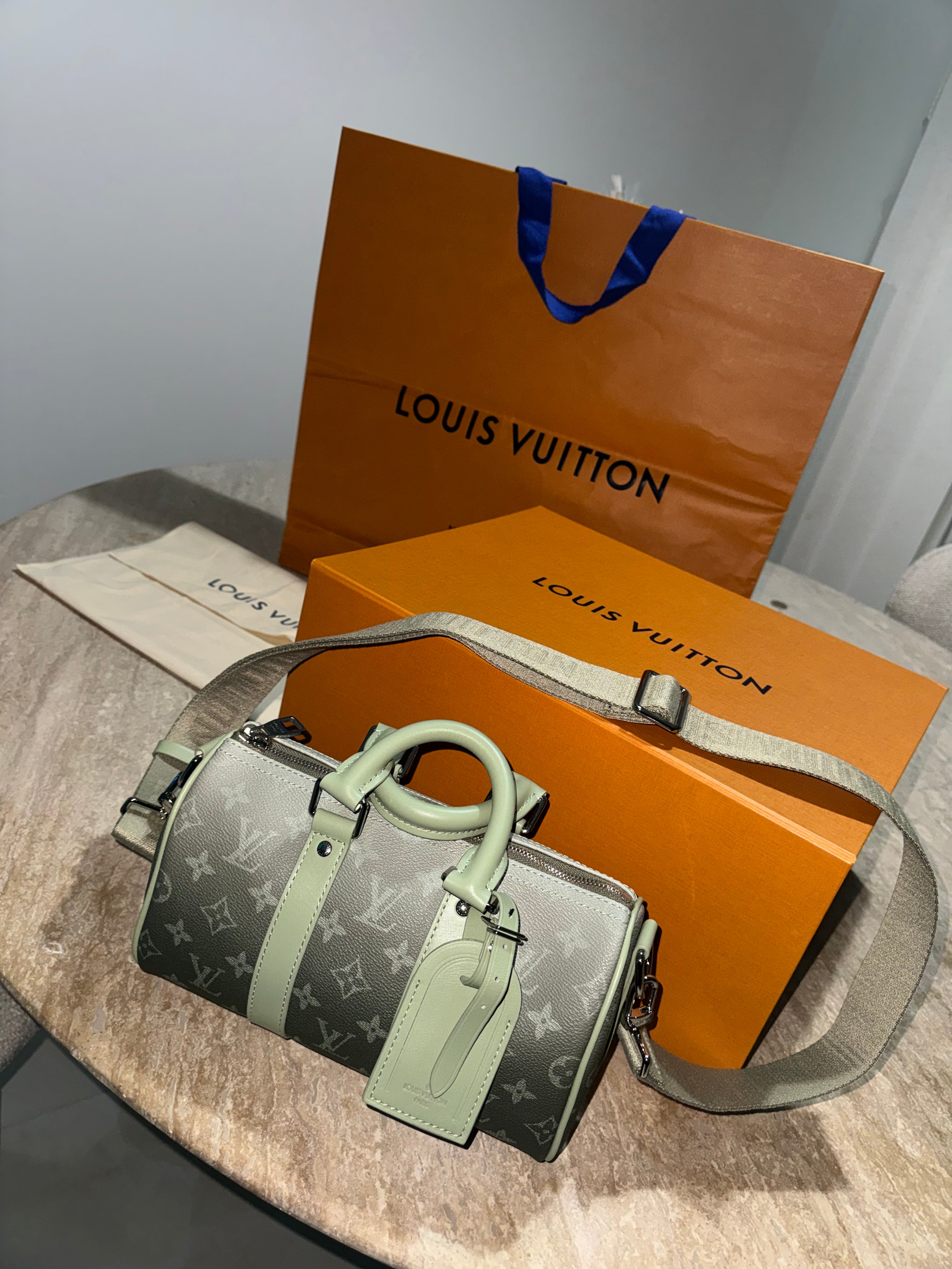 Sac keepall Grey vert 25 facture 10/10