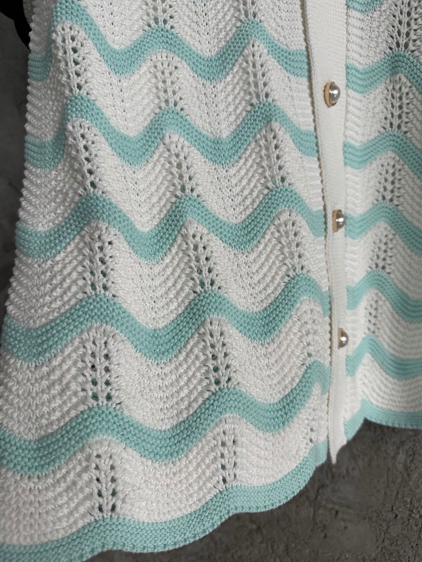 ENSEMBLE GRADIENT WAVE COTTON CROCHET SHORT SLEEVE SHIRT