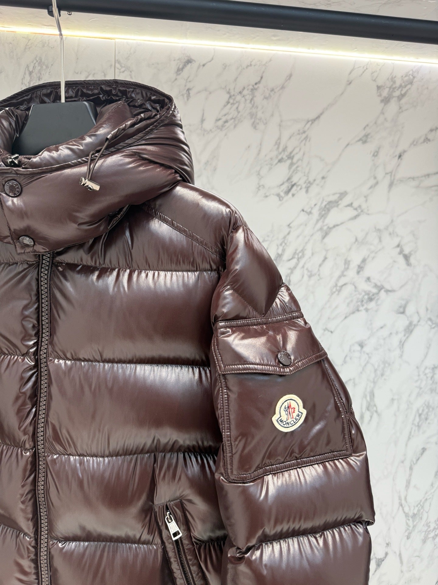 Doudoune Moncl’r Maya bordeaux   2025 95% 10/10