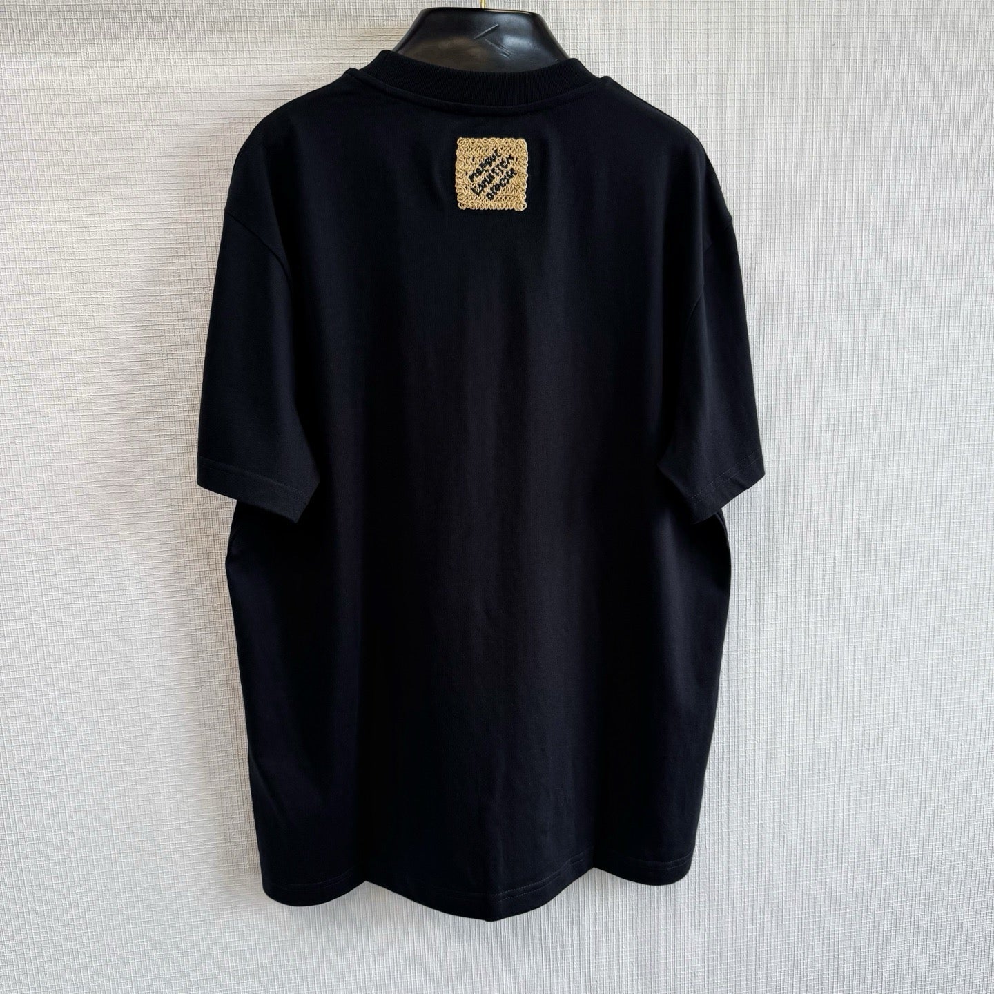 Tee-shirt lv  à signatures brodées