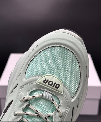 Sneaker B44 Blade
Maille technique vert clair et tissu technique vert clair