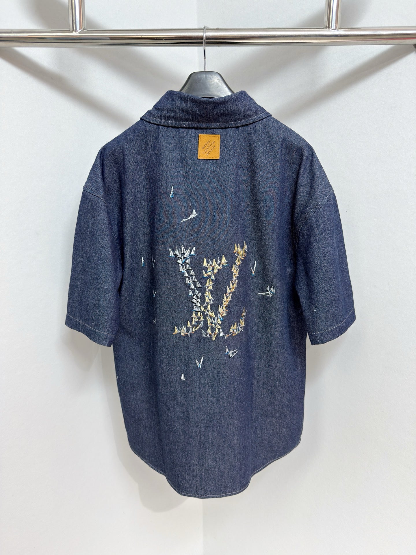 Chemise lv manches courtes brodée en chambray