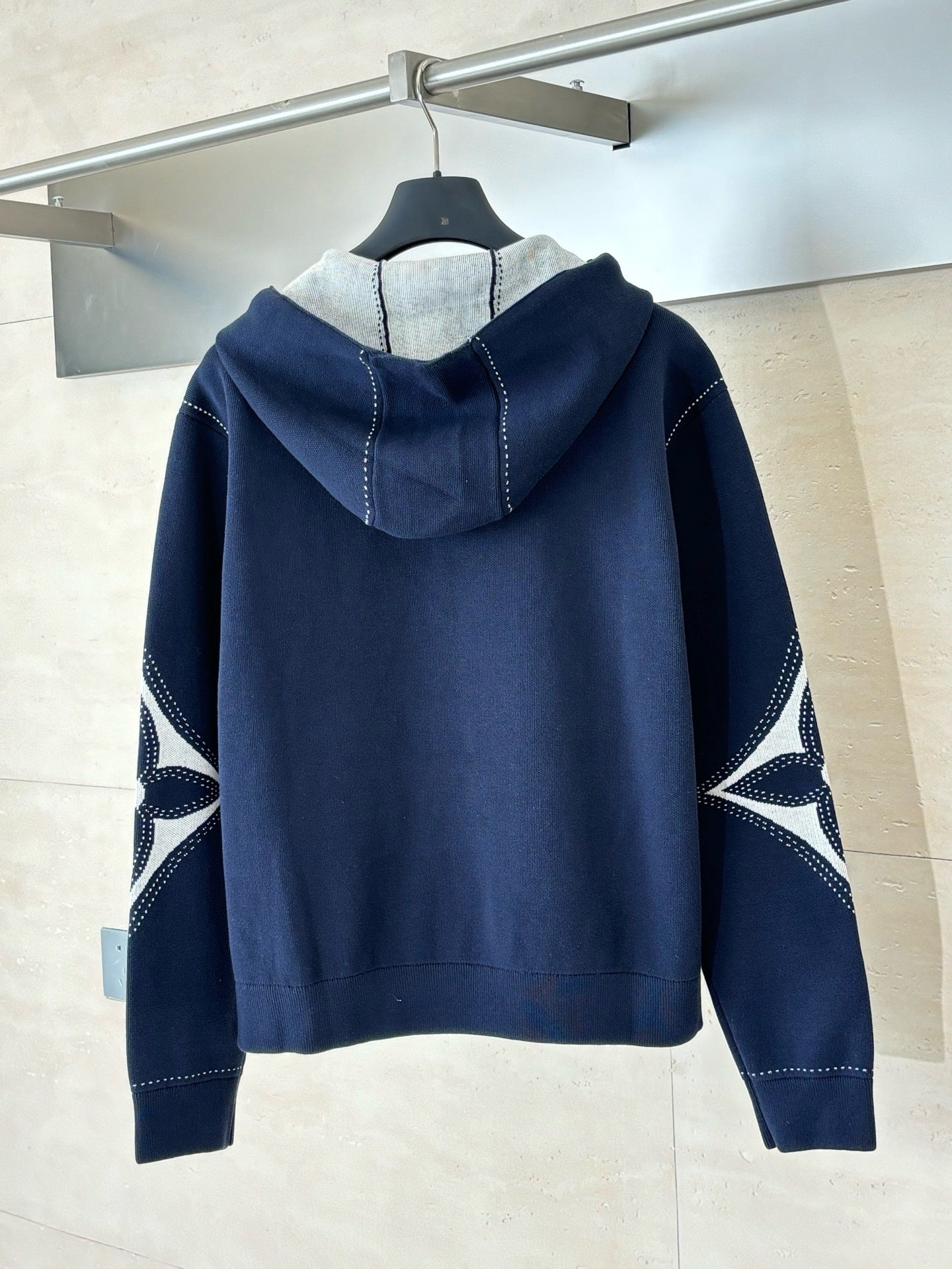 Sweat capuche motif Zippee Intarsia Lv 10/10 📦⚡️🚚 bleu nuit