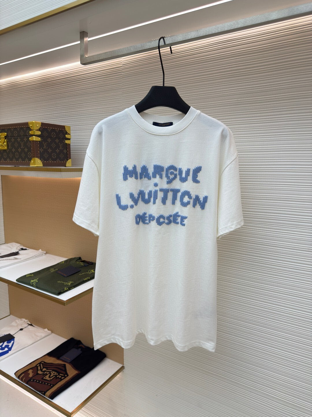 T shirt Lv signature brodé
