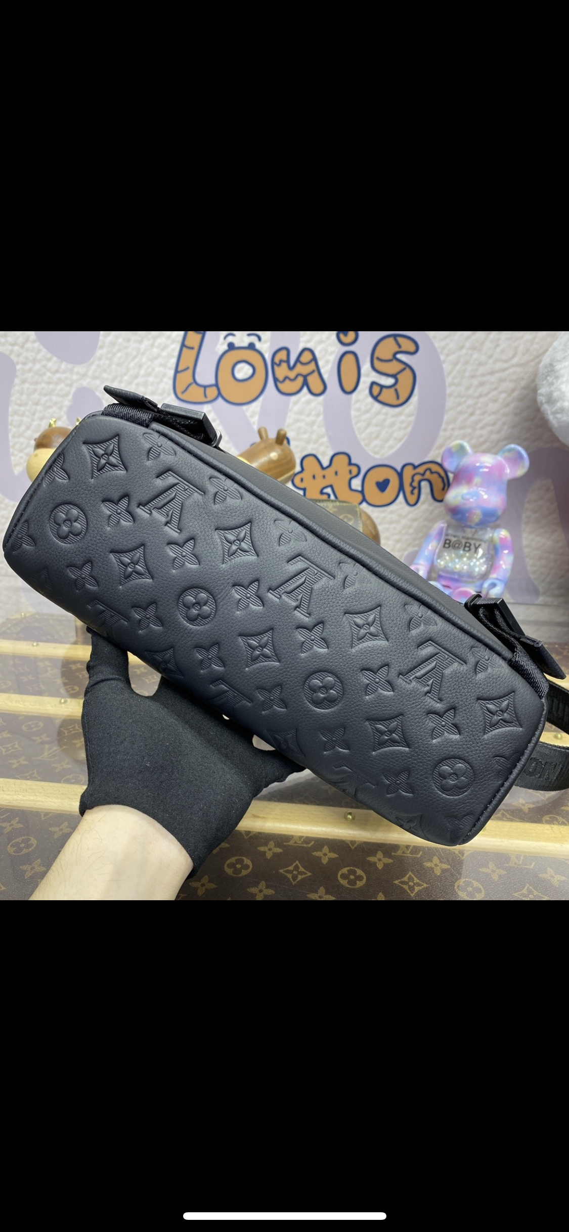 Sac messenger voyager pm toile monogram eclipse 2024 Facture 10/10