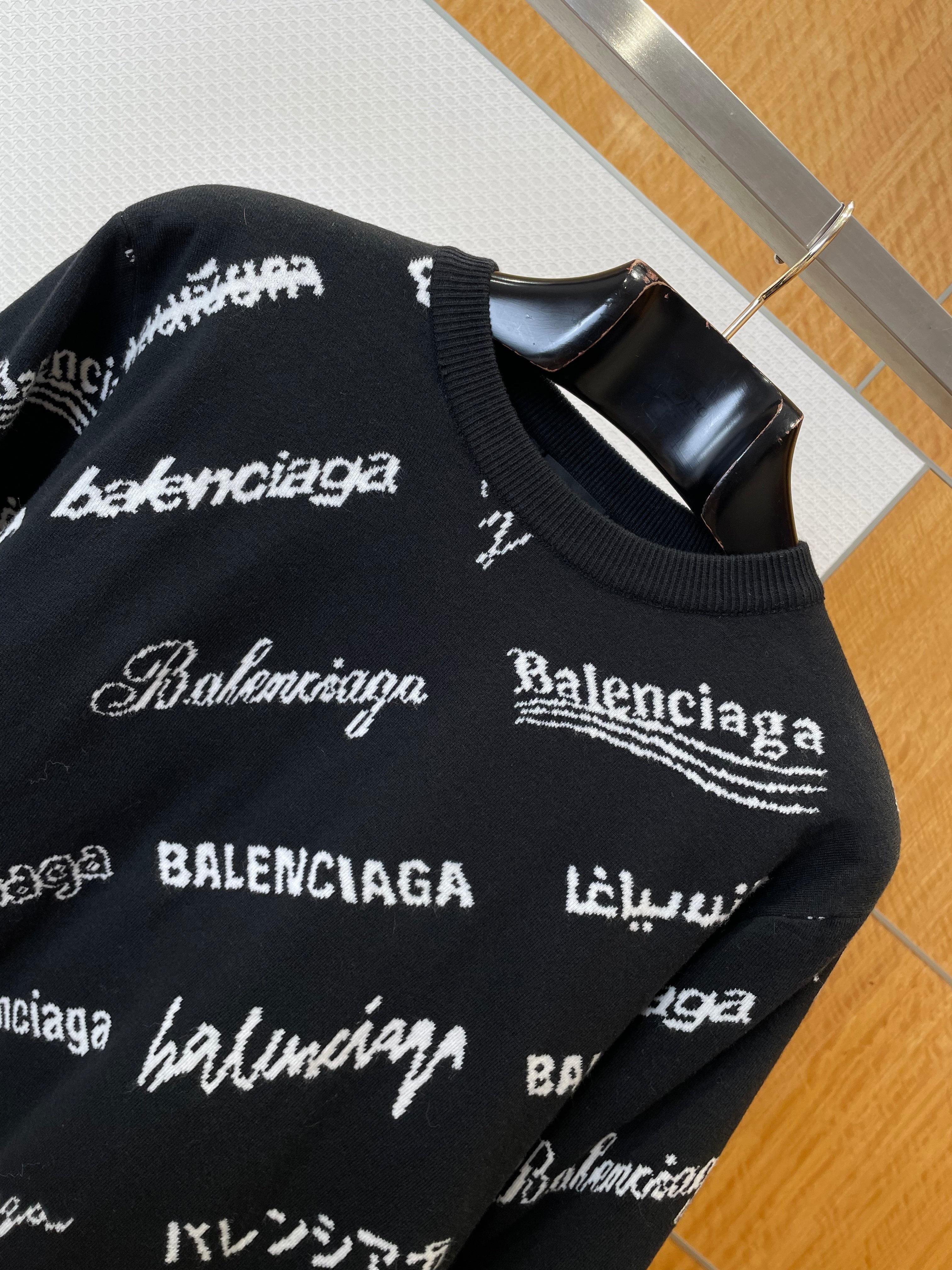 Blanch crew neck 10/10