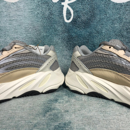 ADD Boost 700 V2 Cream Flight club Authentification ✔️ 1:1 factures
