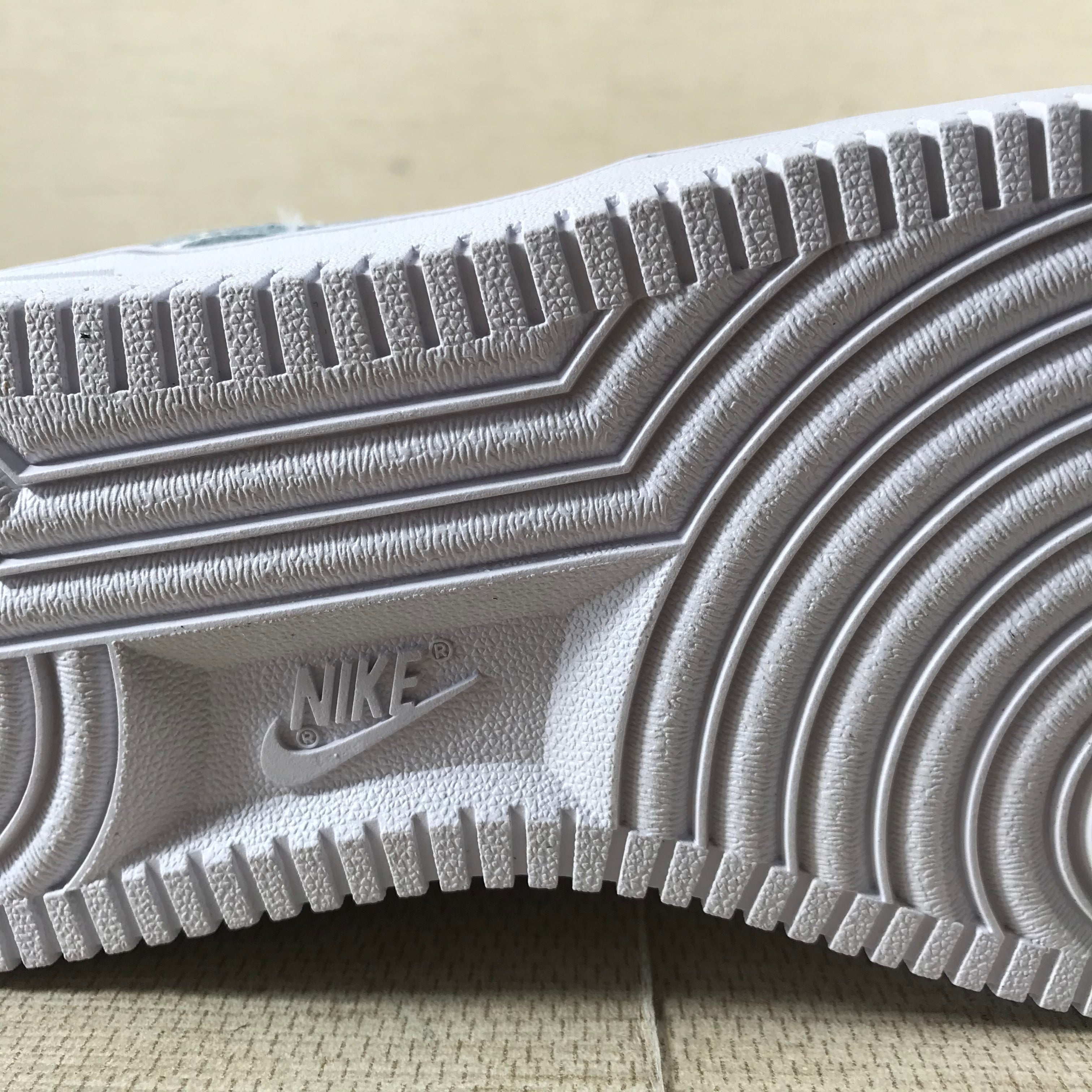 AF1 X SUPRM QUALITÉ À