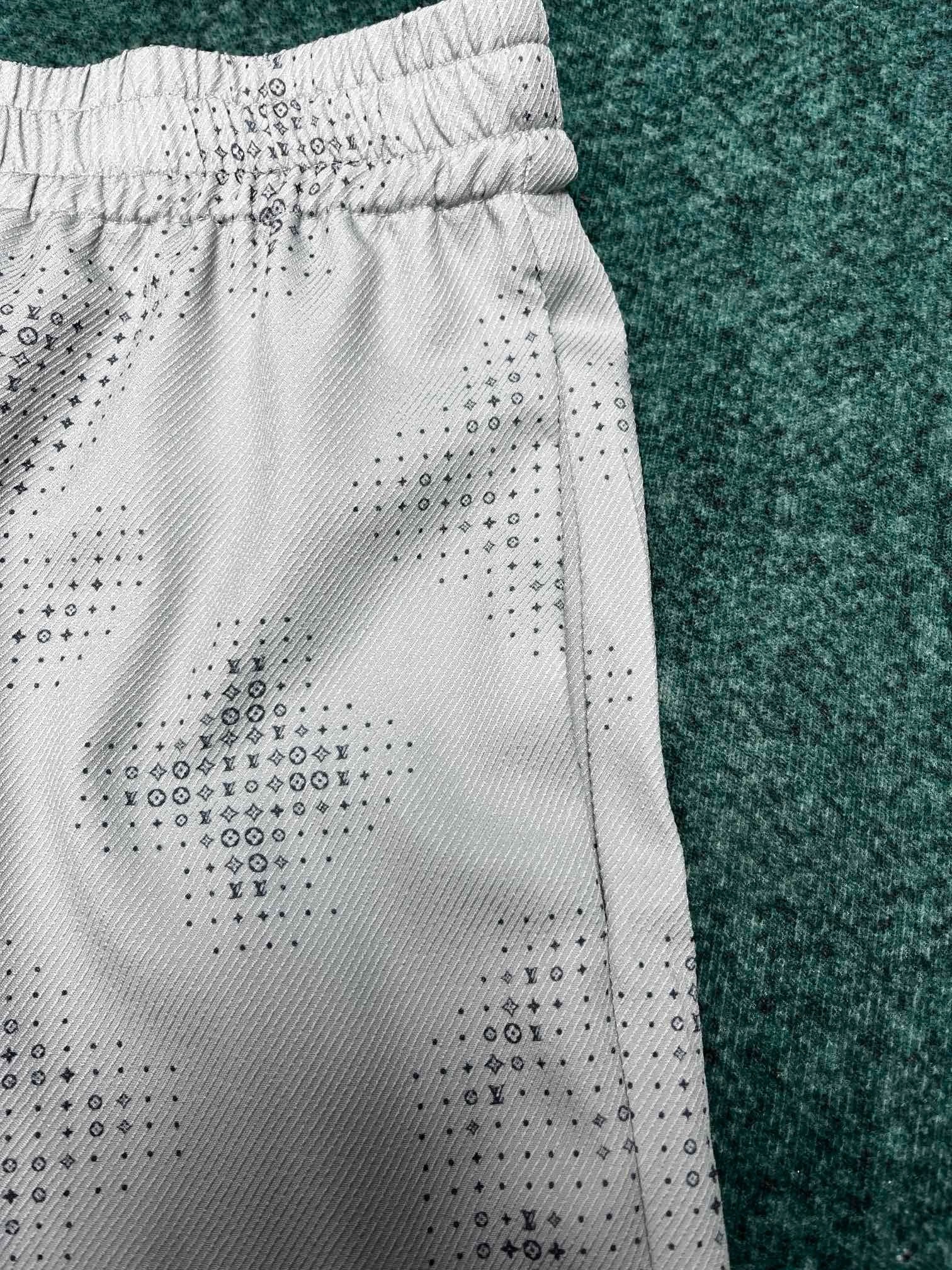 Seidenshorts mit LV-Monogramm-Print