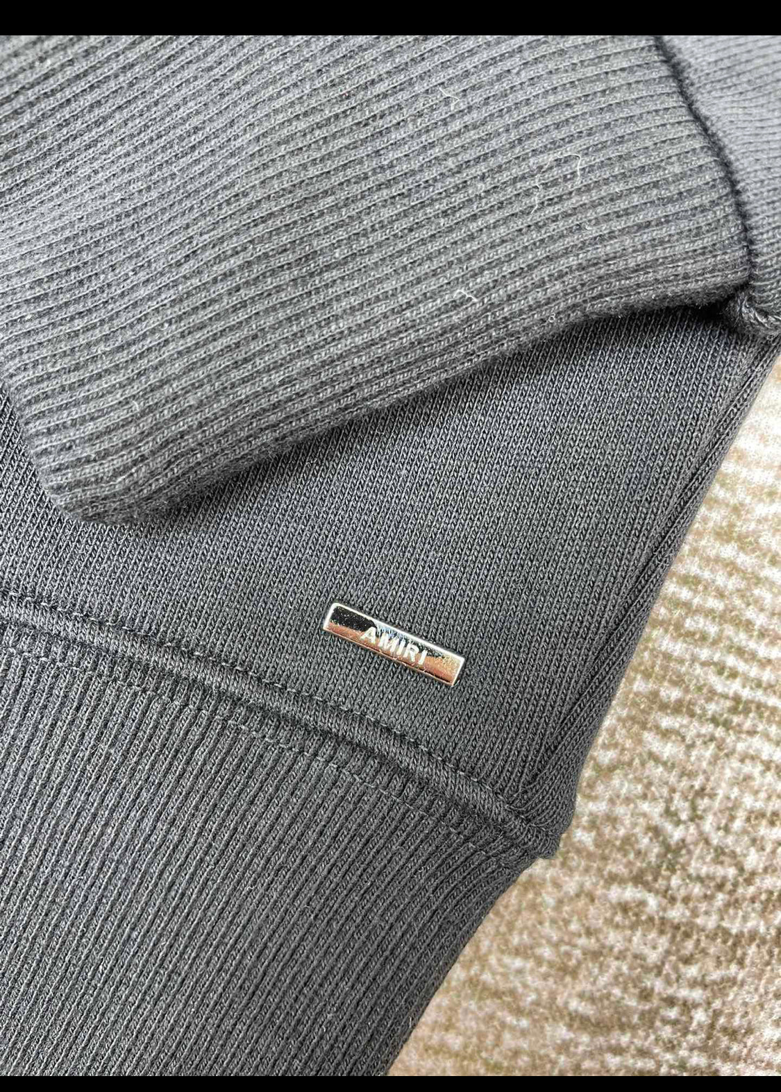 amr sweater
