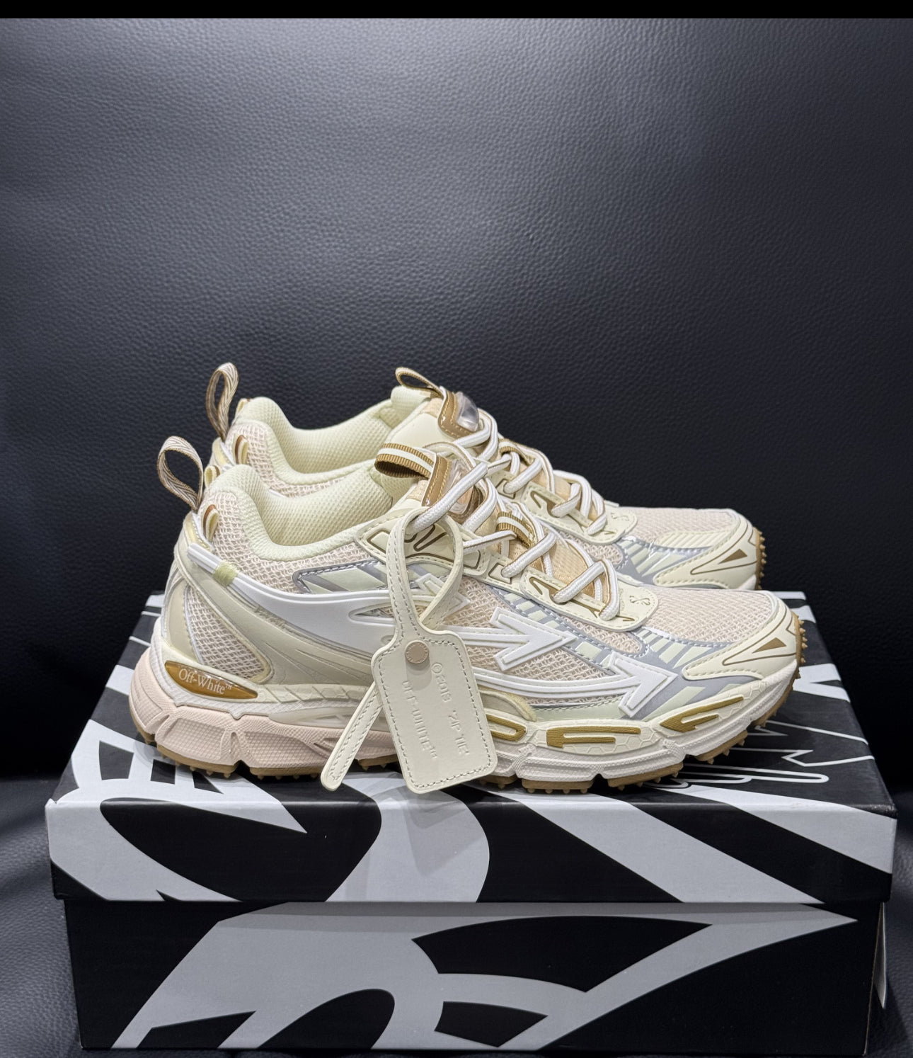 Off Wht Be Right Back beige