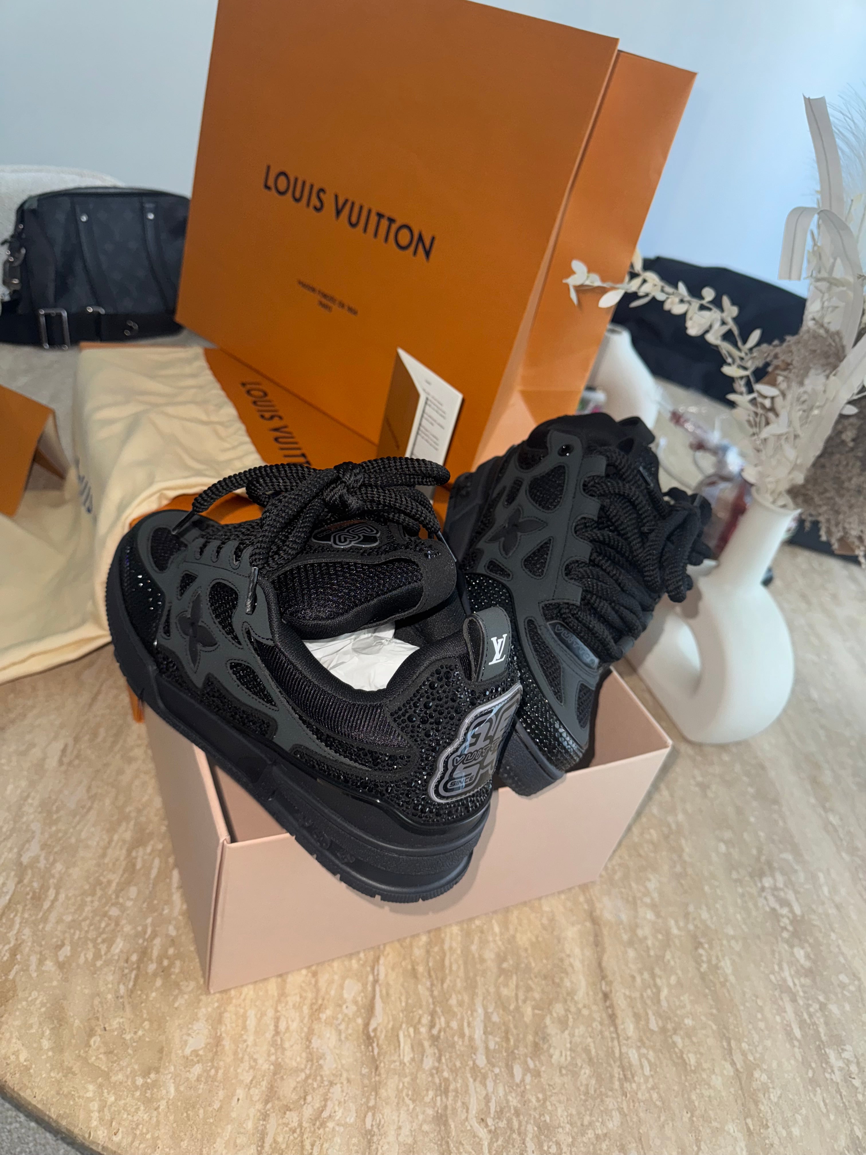 Lv skate strassé SWAROVSKI black 2k25 full set