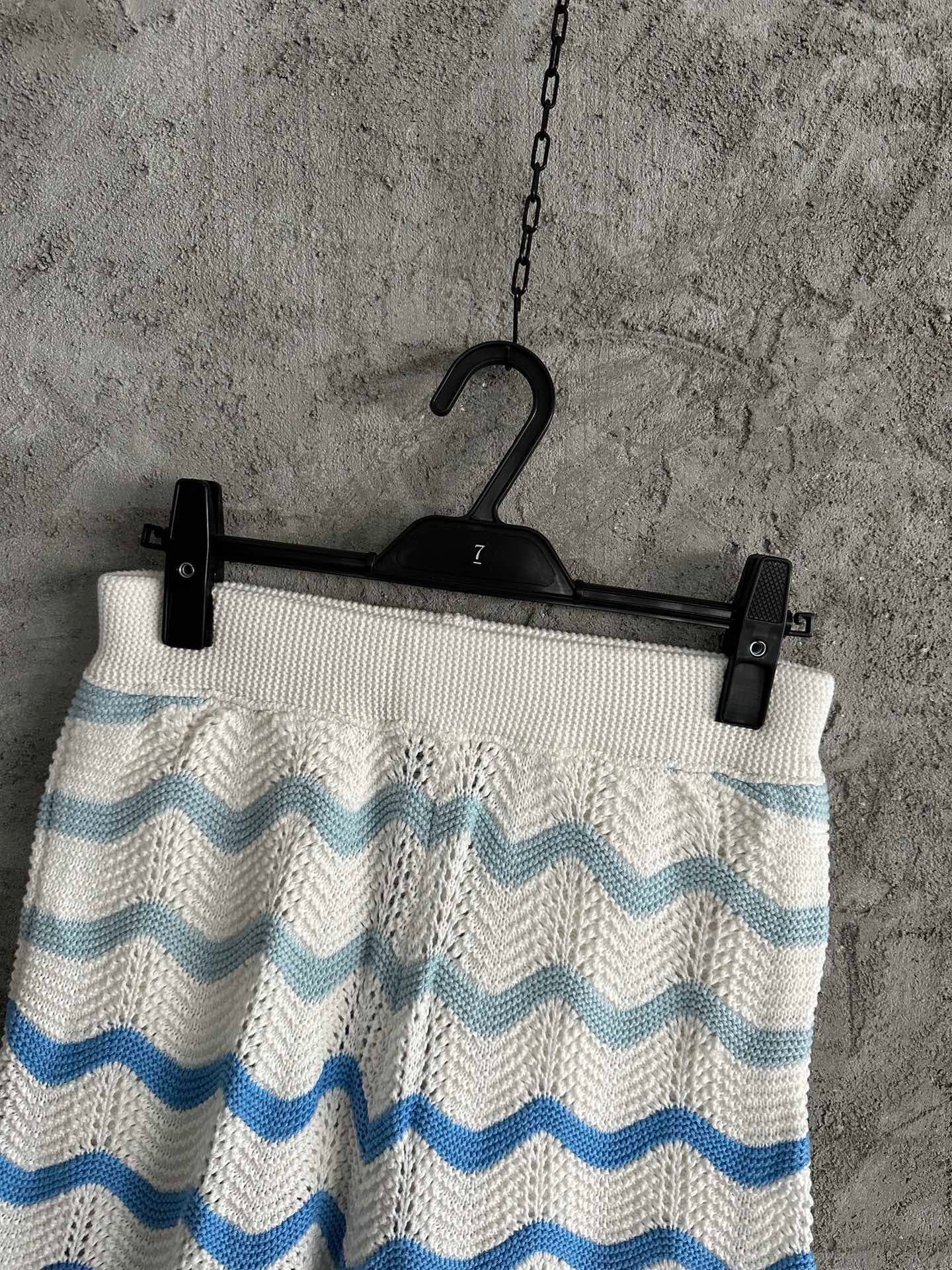 Wavy Gradient Crochet Shorts