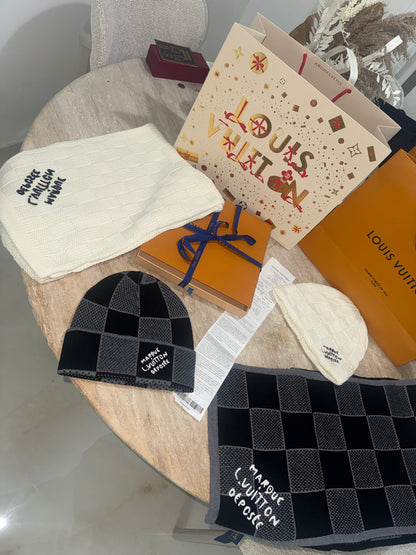 Écharpe LV Maison déposée 10/10 ticket