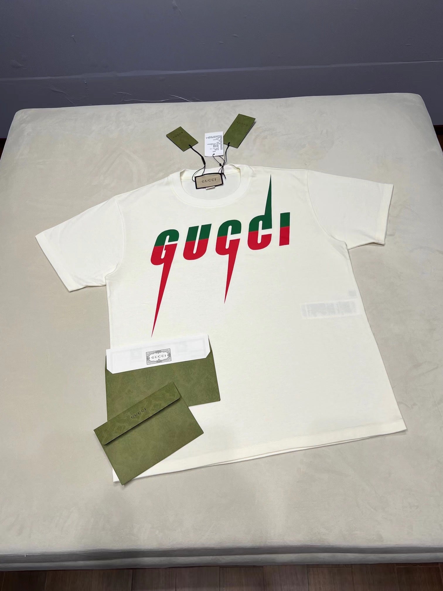 T shirt gg Blade white And green