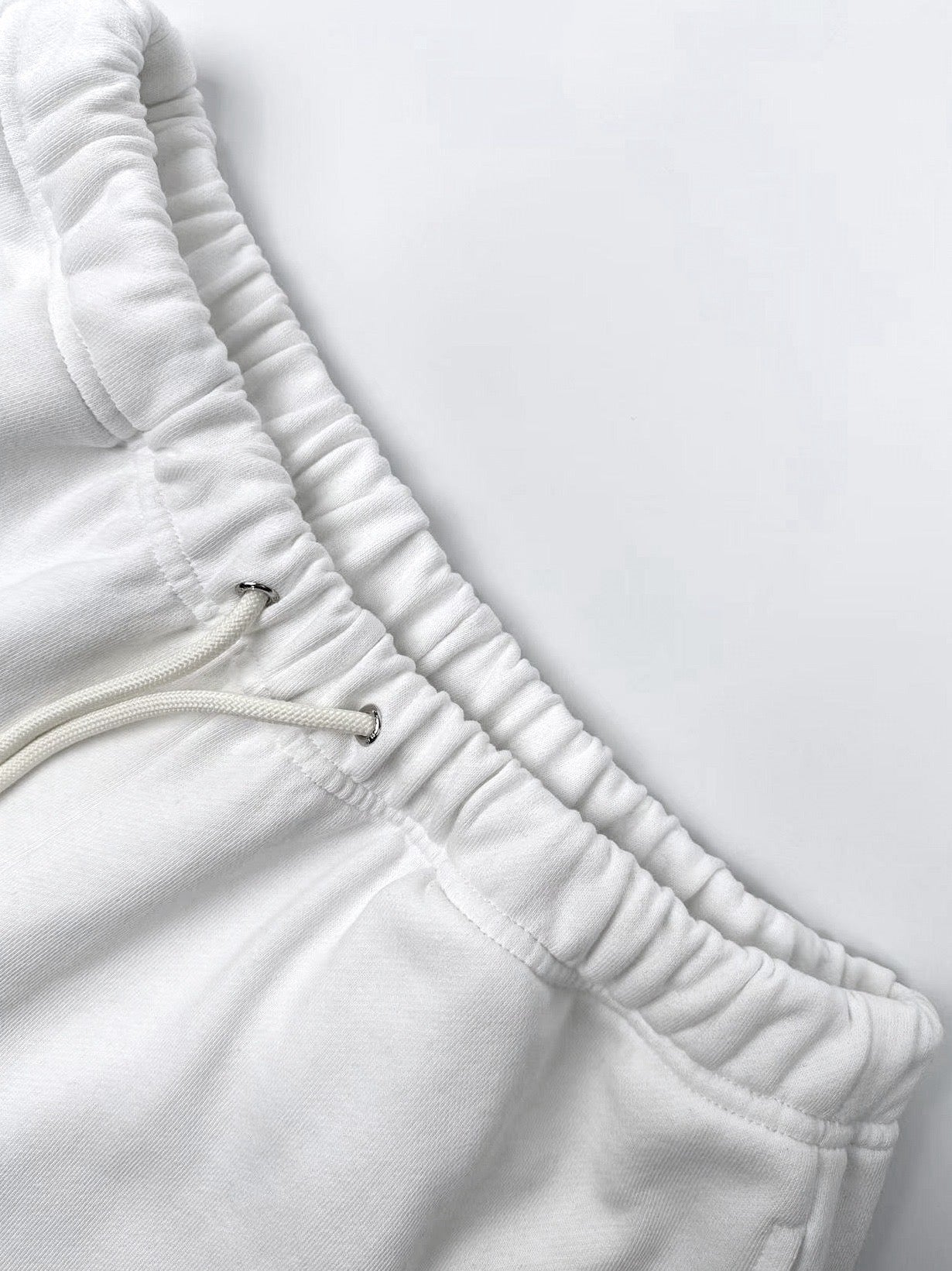 Weiße Cln-Shorts