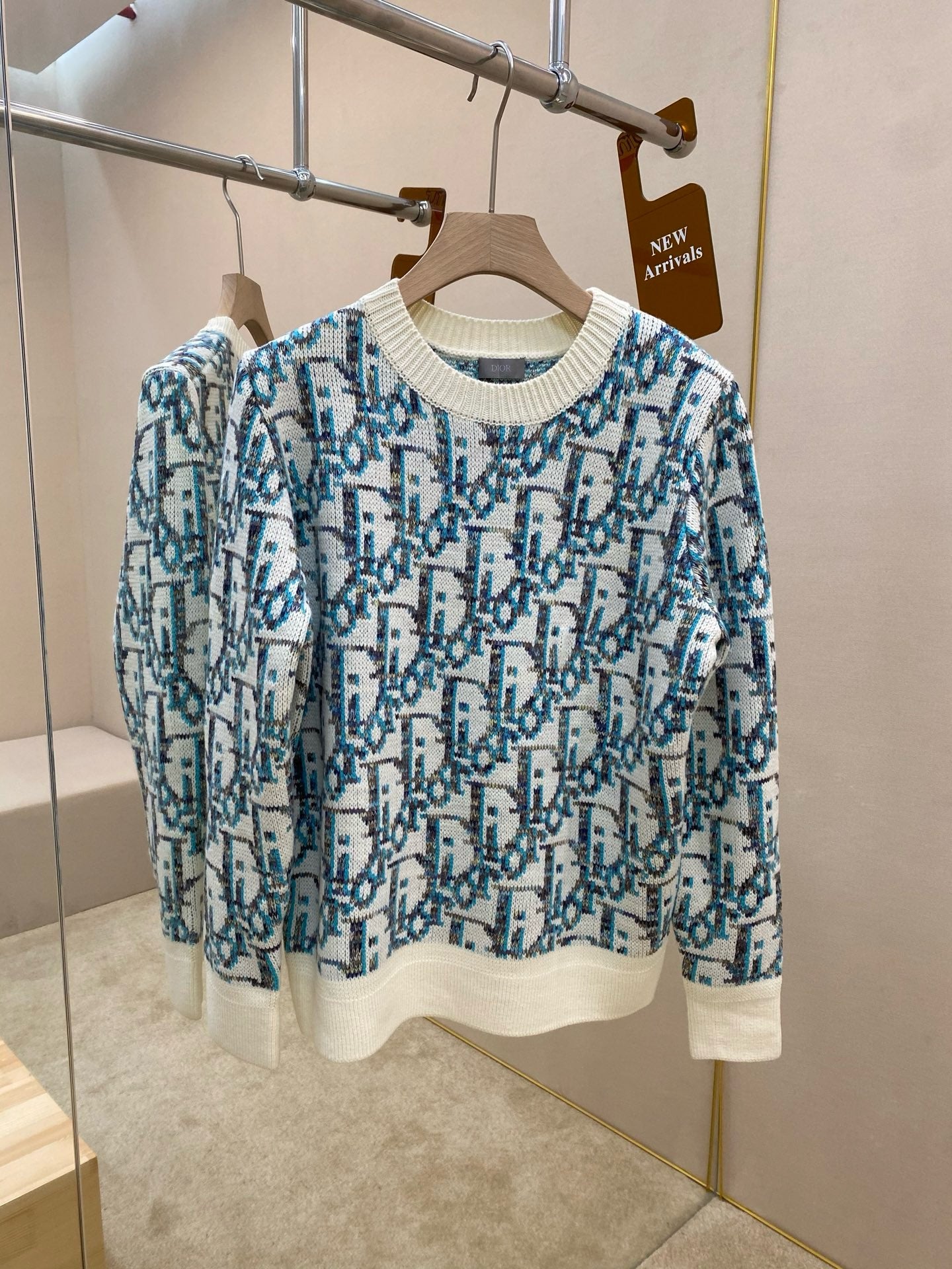Pull CD Oblique Jacquard de laine vierge blanche et bleue