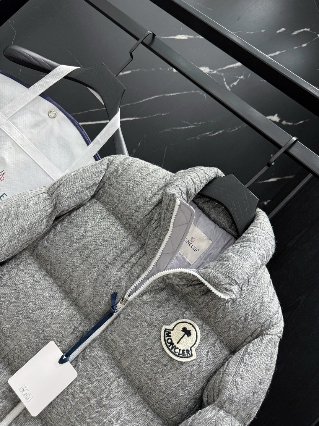 Doudoune Moncl’r Night Grey   x  Palm Austru 10/10