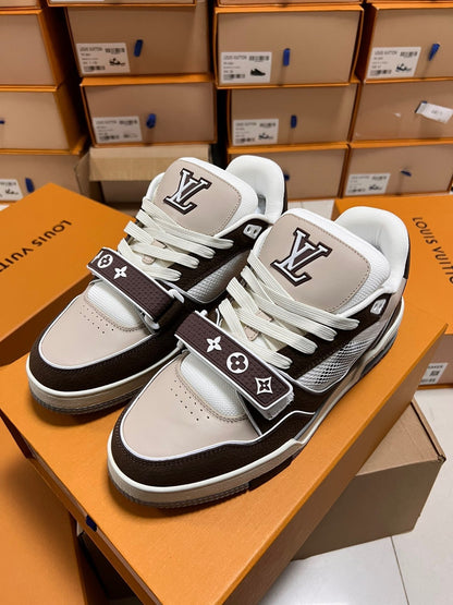 Lv-Trainer braun