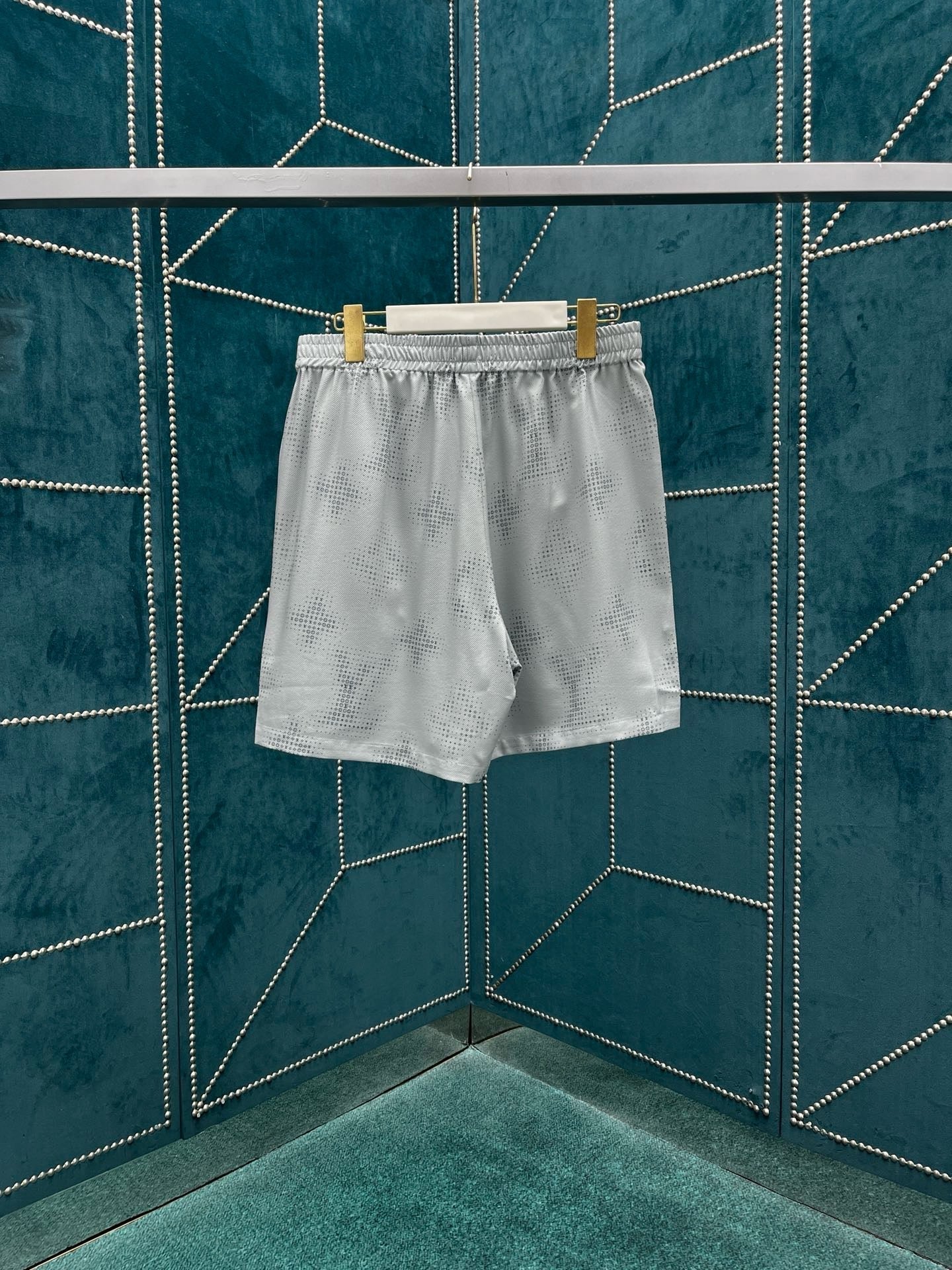 Seidenshorts mit LV-Monogramm-Print