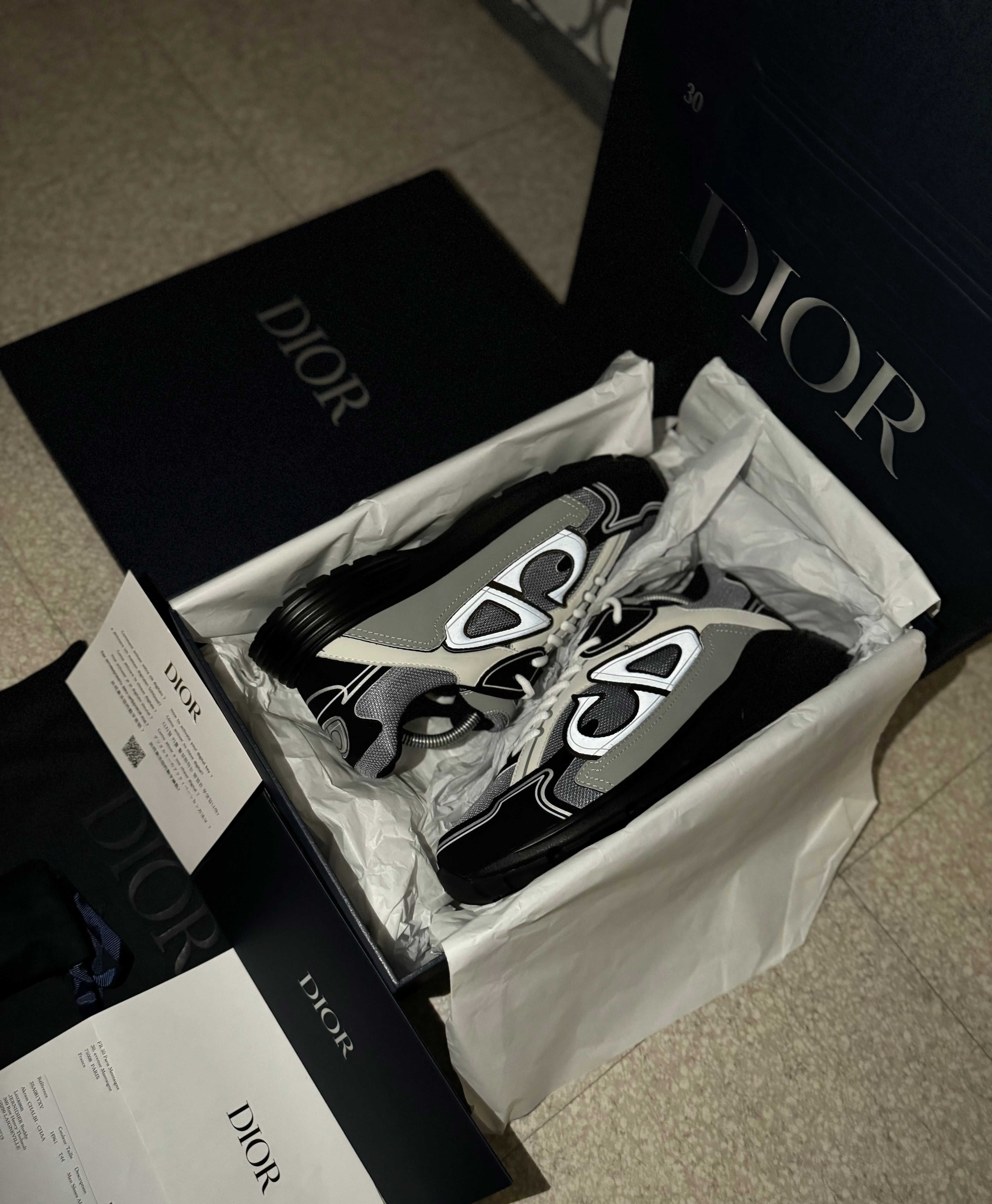 SNEAKERS B30 V3 VERSION BIEN LISSE GRIS BLANC RÉFLECTIVE RÉACTION CORRECTES   FACTURE PACKAGING COMPLET