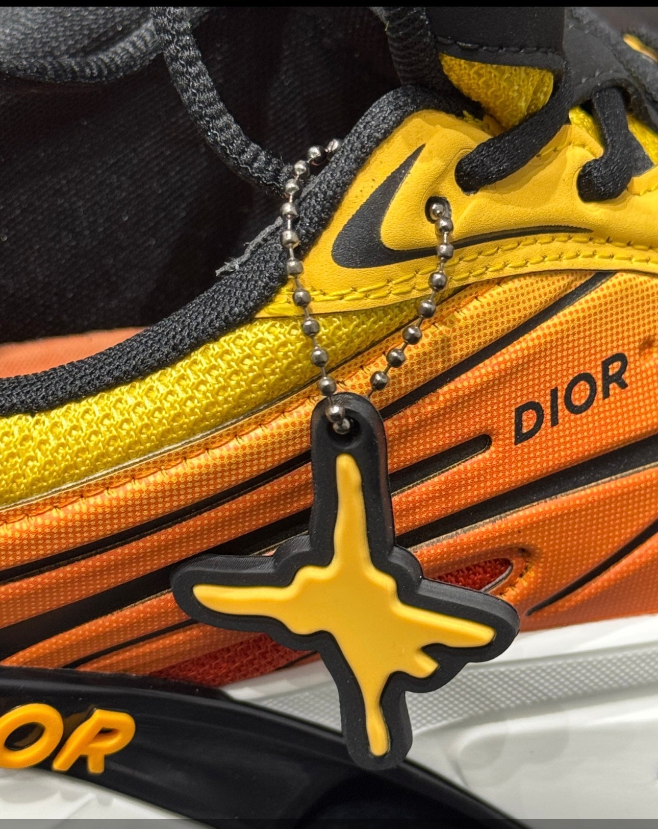 Sneaker B44 Blade DIOR AND LEWIS HAMILTON – ÉDITION LIMITÉE ET NUMÉROTÉE Maille technique orange gradient et tissu technique orange gradient
