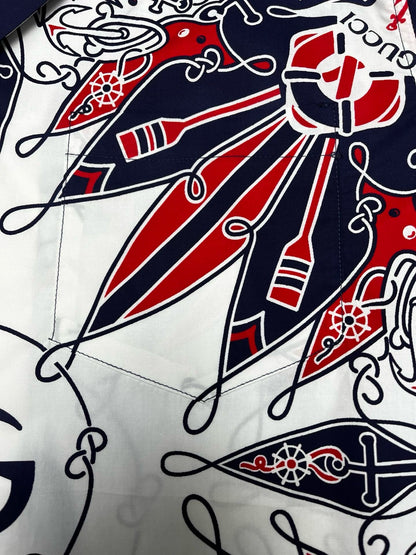 T-SHIRT AUS BAUMWOLLE MIT DOPPEL-G-BANDANA-PRINT