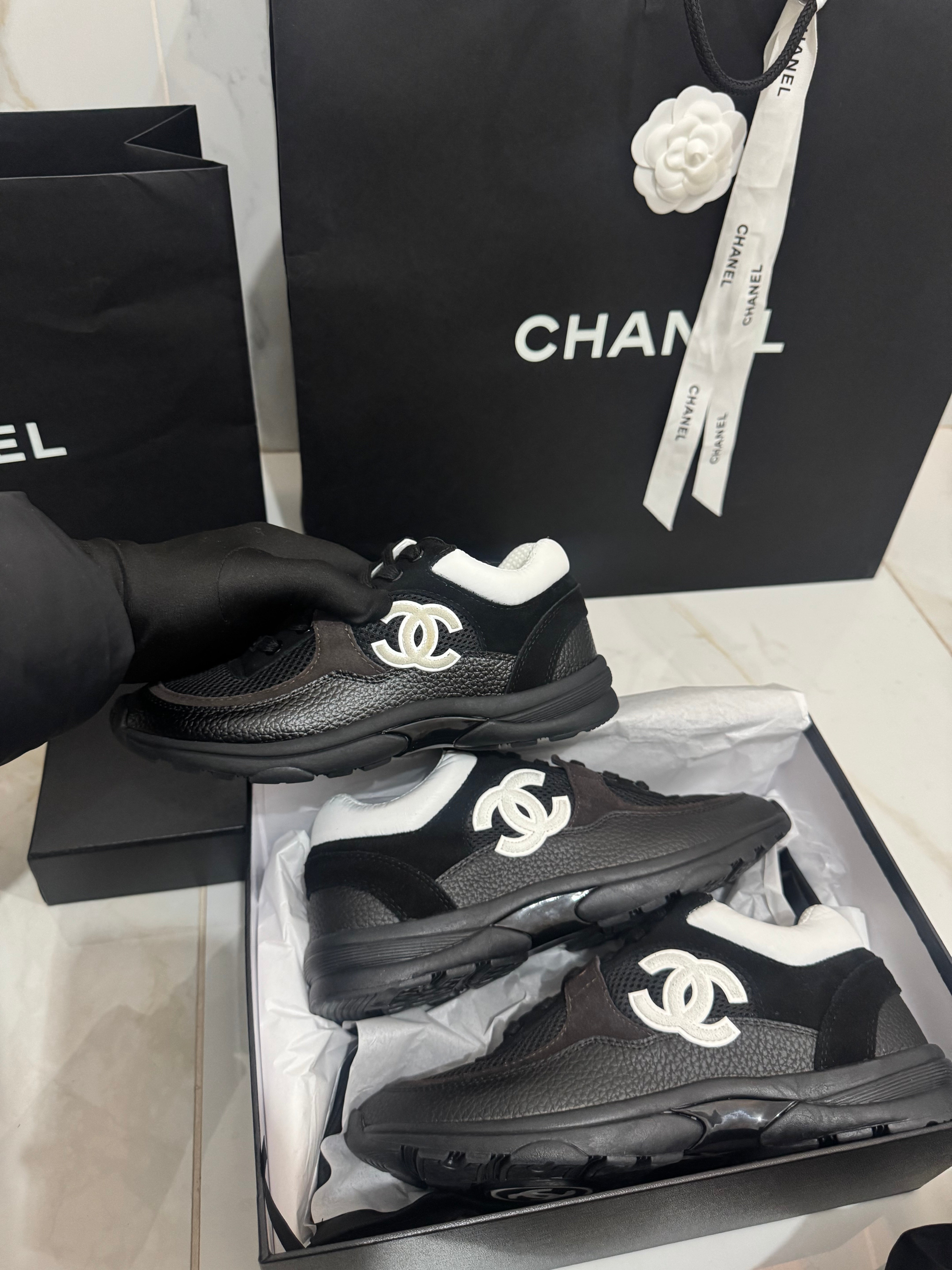 Sneakers chanl coureur 10/10 Black and White