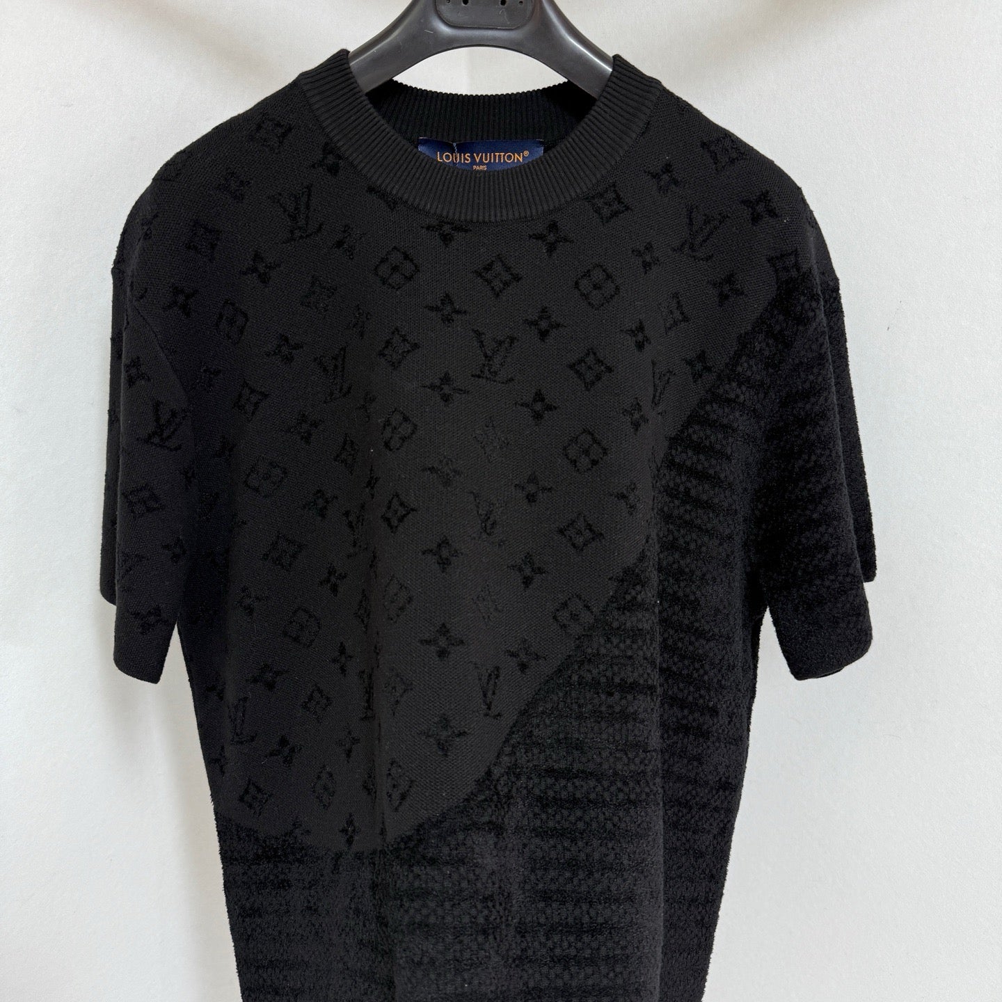 Tee-shirt en maille à motif jacquard lv