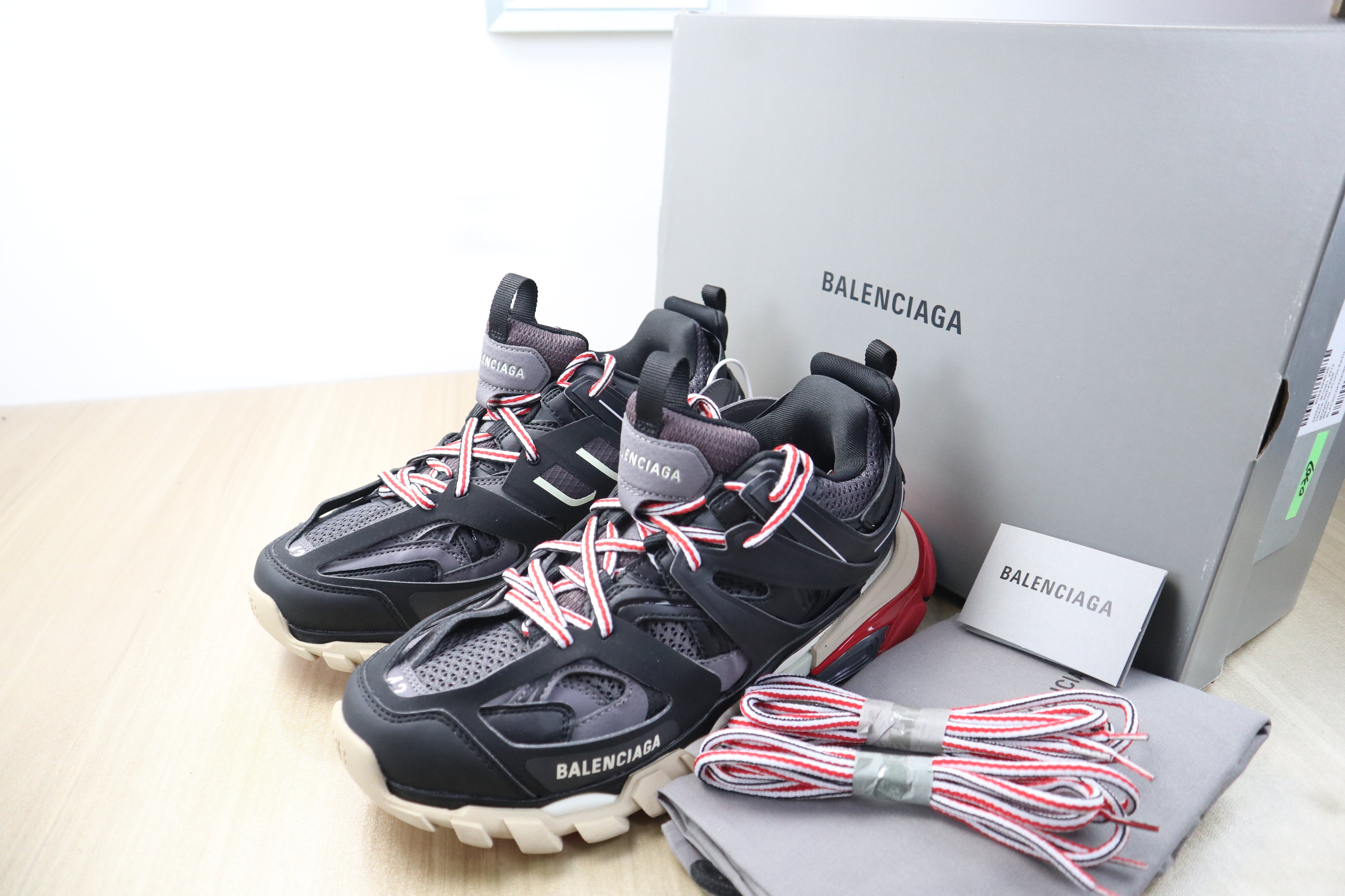 Blcg track black and red invoice
