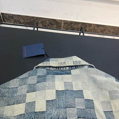 Jeansjacke mit LV-Monogramm