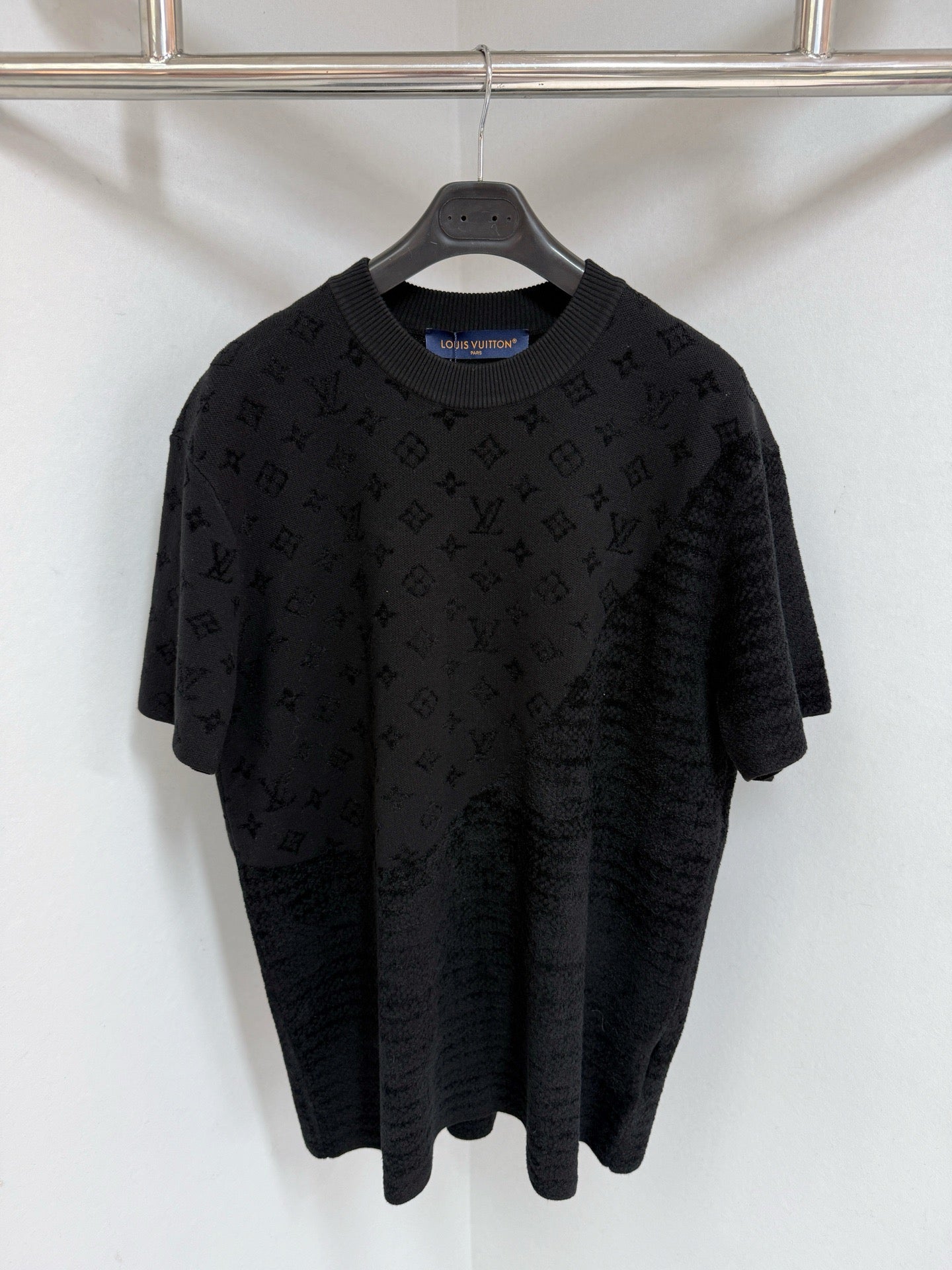 Tee-shirt en maille à motif jacquard lv