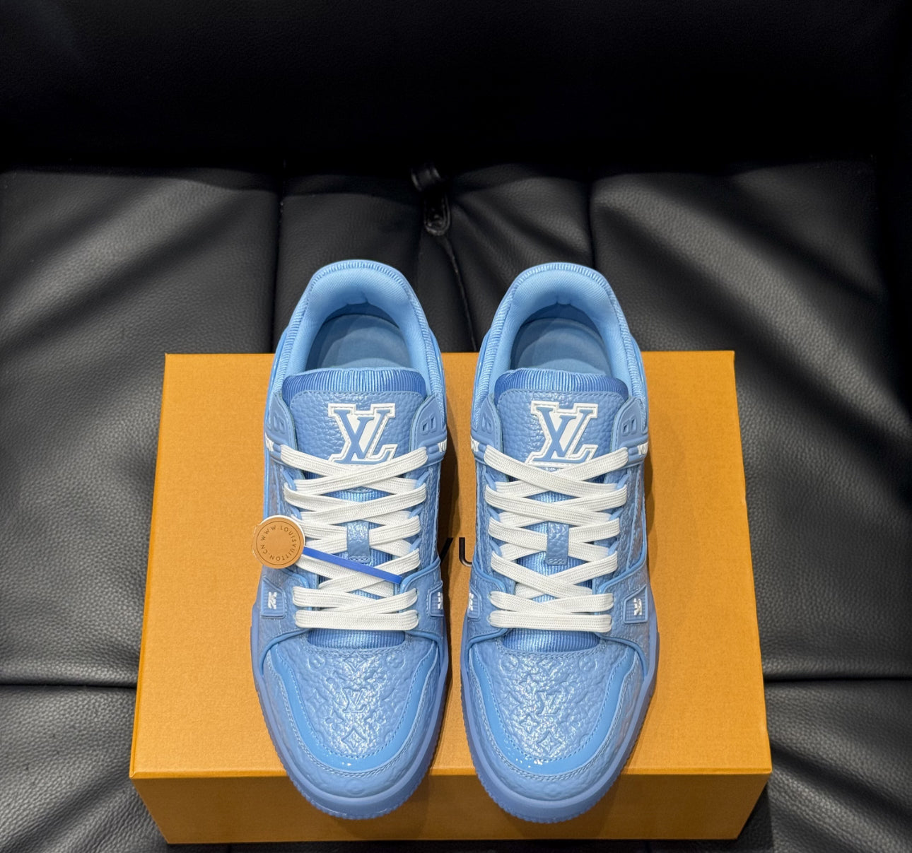 Sneakers Lv trainers bleu 2025 facture