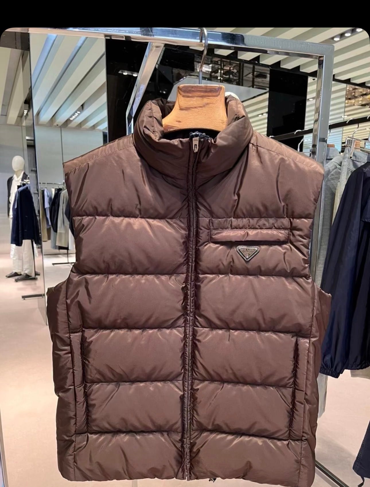 Veste en re-nylon Prda Bordeaux  10/10