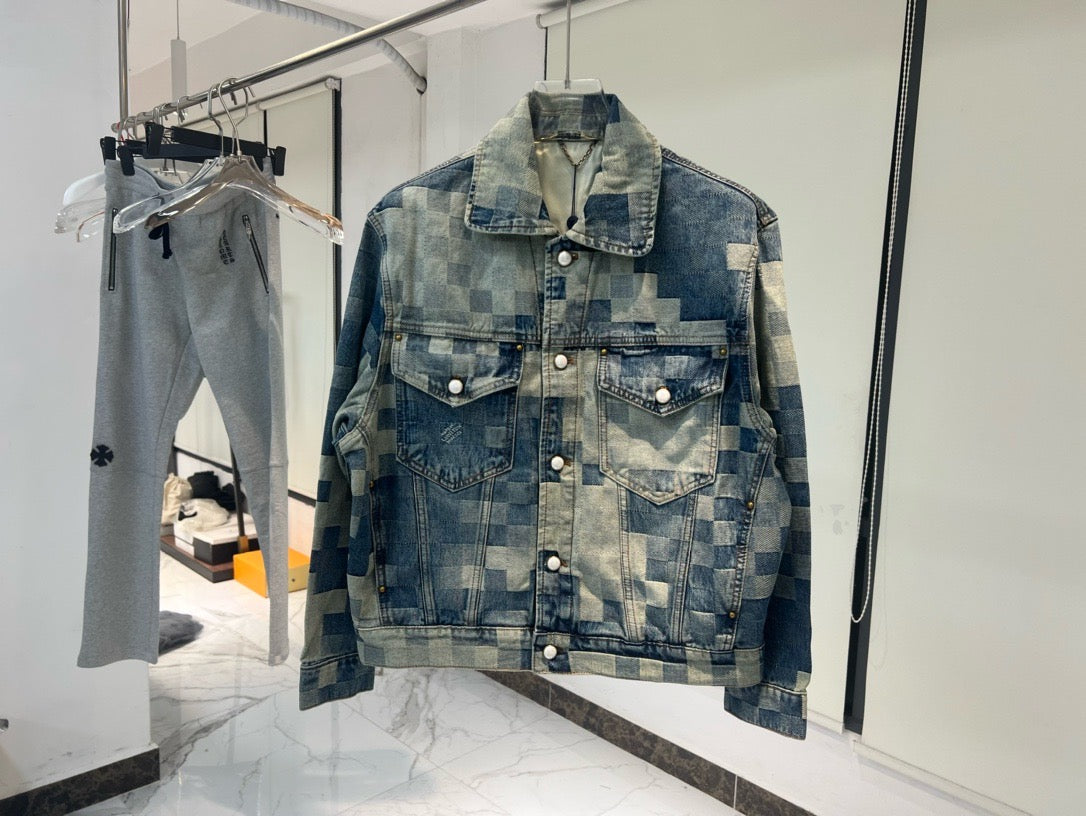 Jeansjacke mit LV-Monogramm