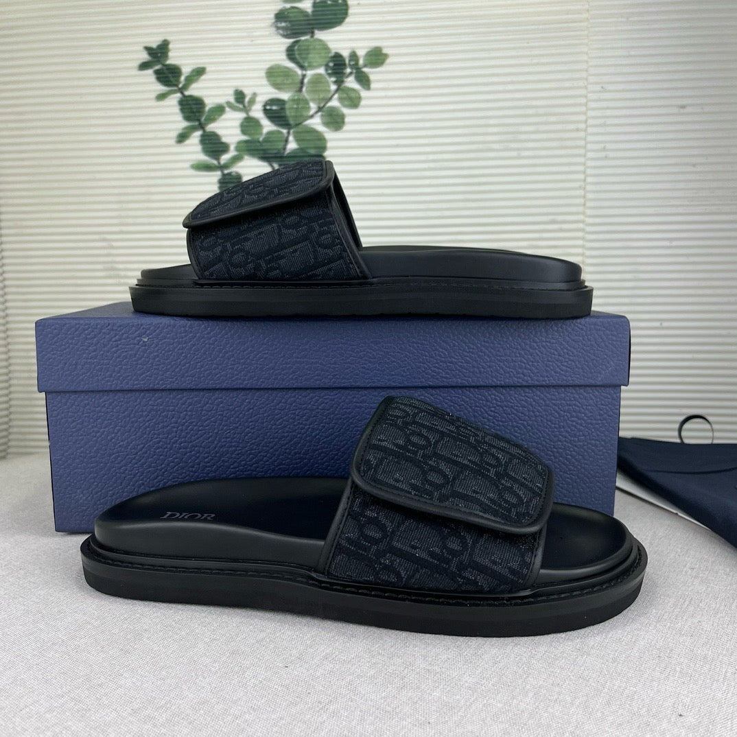 Sandales CD Aqua Sandal
Black  Oblique Jacquard