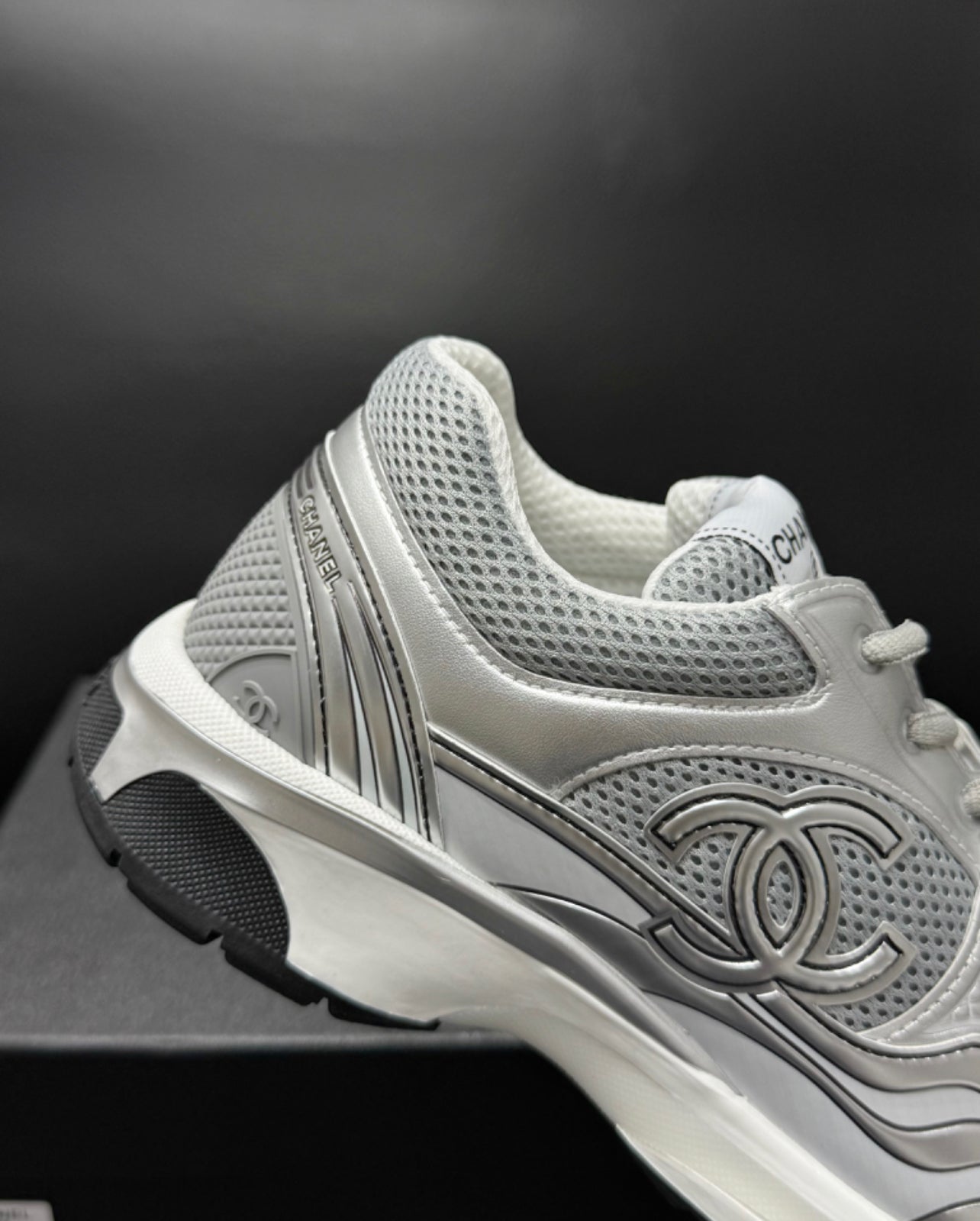 Sneakers Chanl ( EXCLU ) packaging complet facture