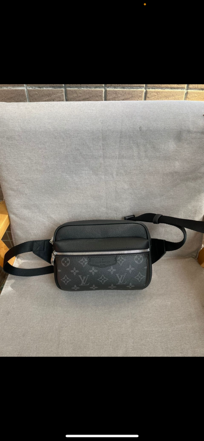 Sac ceinture Lv outdoor  facture  10/10