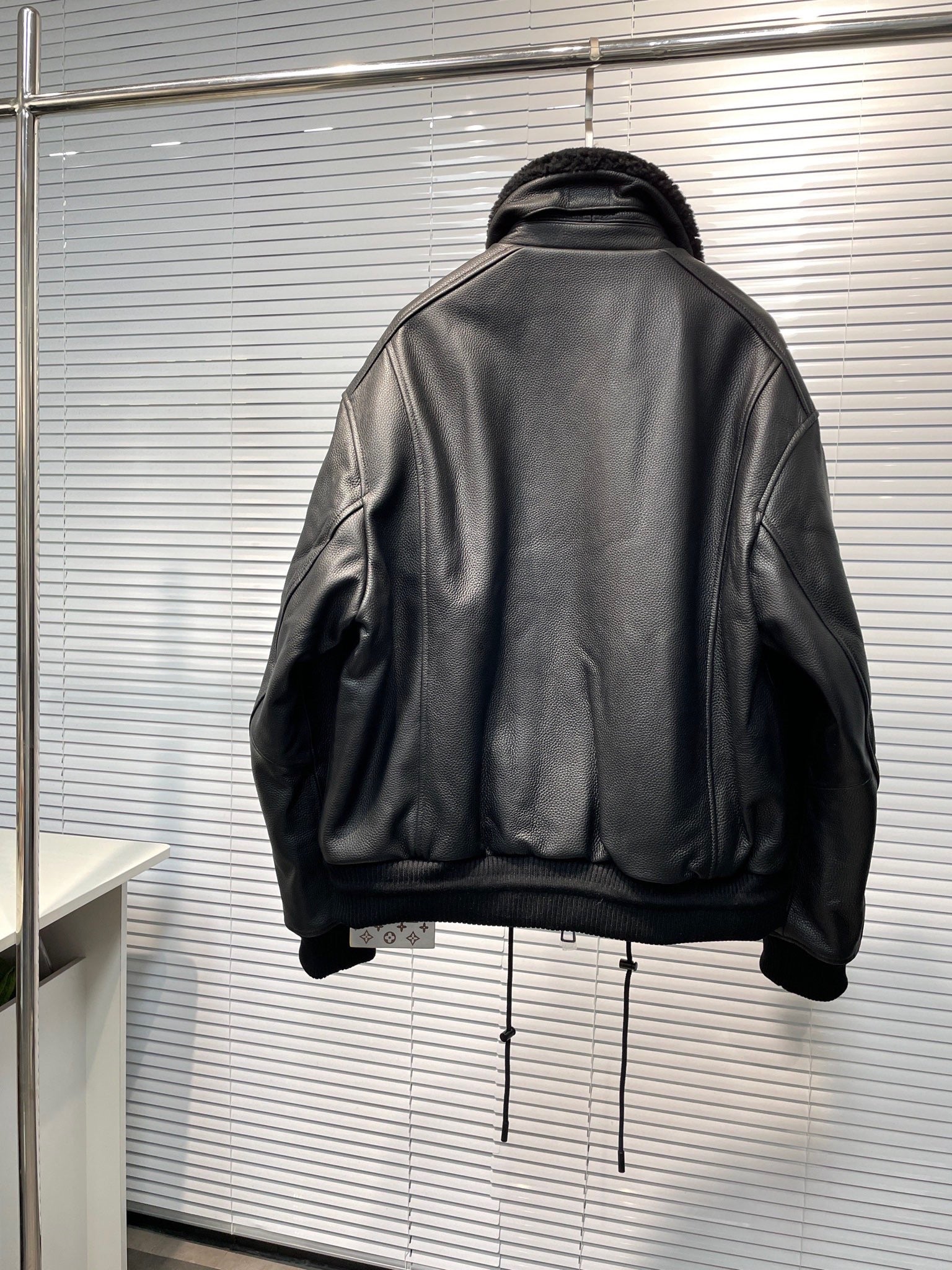 Veste Lv FULL CUIR LEATHER VRAI LEATHER BLACK