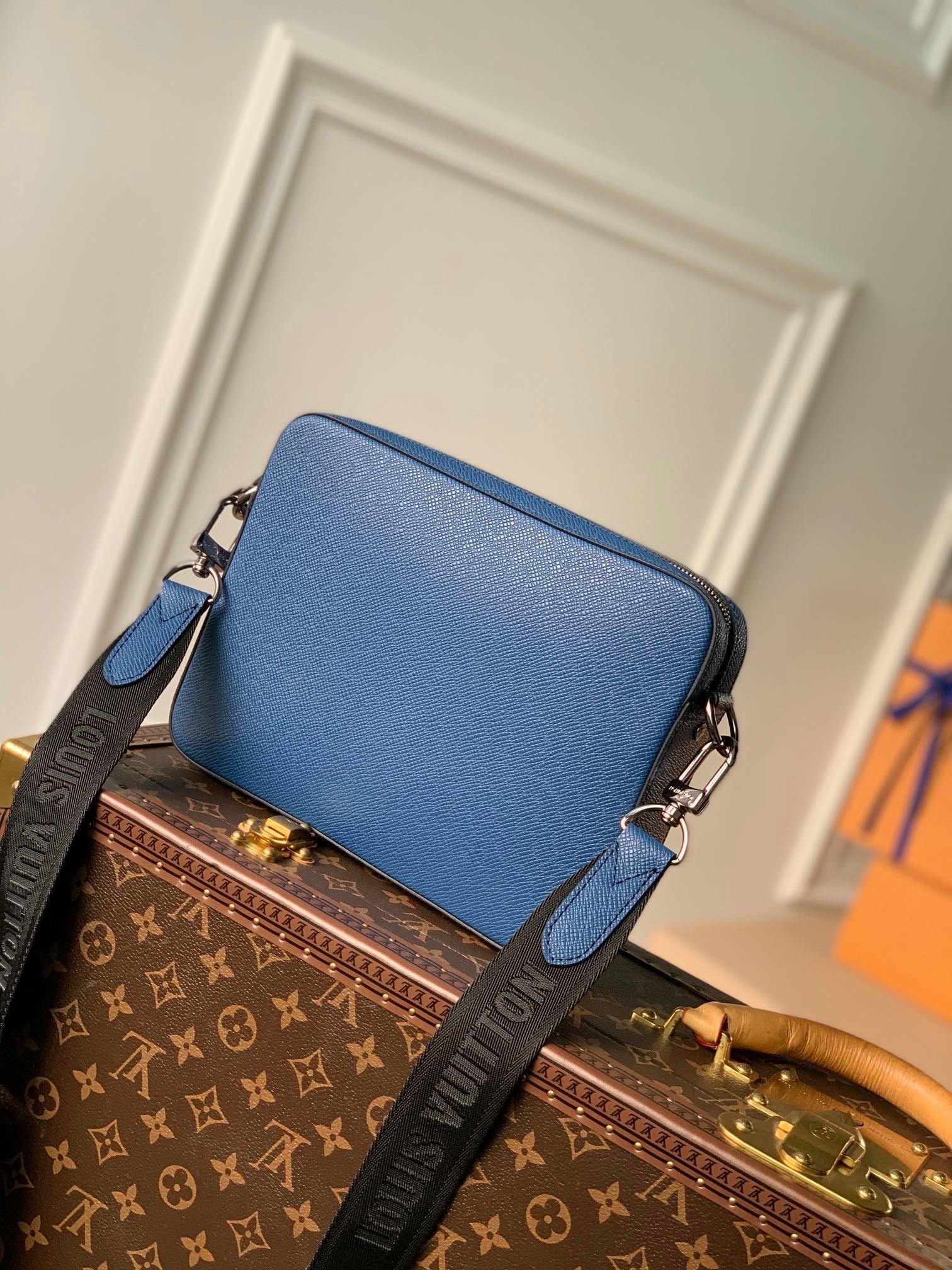 Sac Trio Messenger bleu facture 10/10