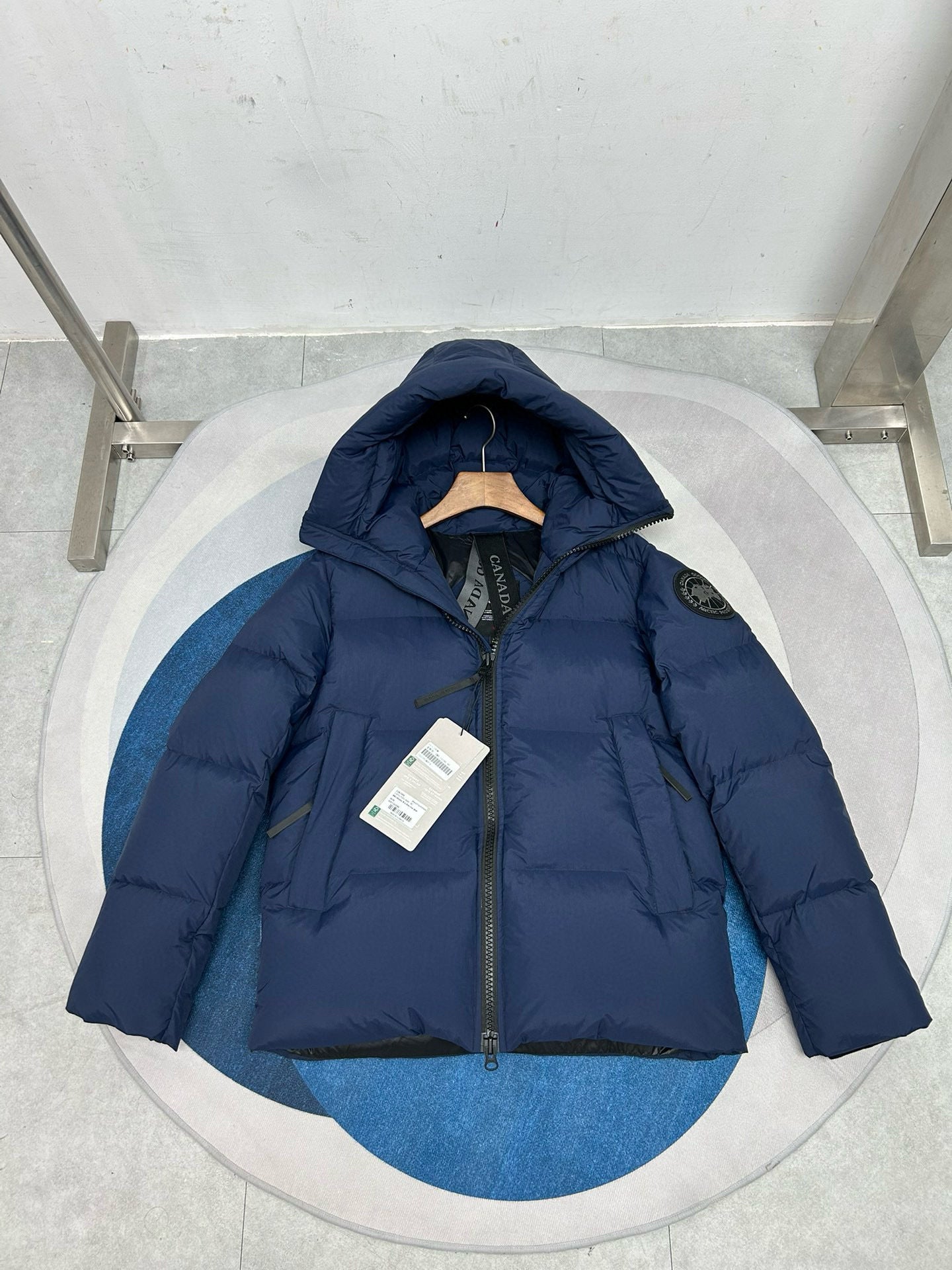 Canada-G Crofton Puffer  Bleu nuit  black label 10/10