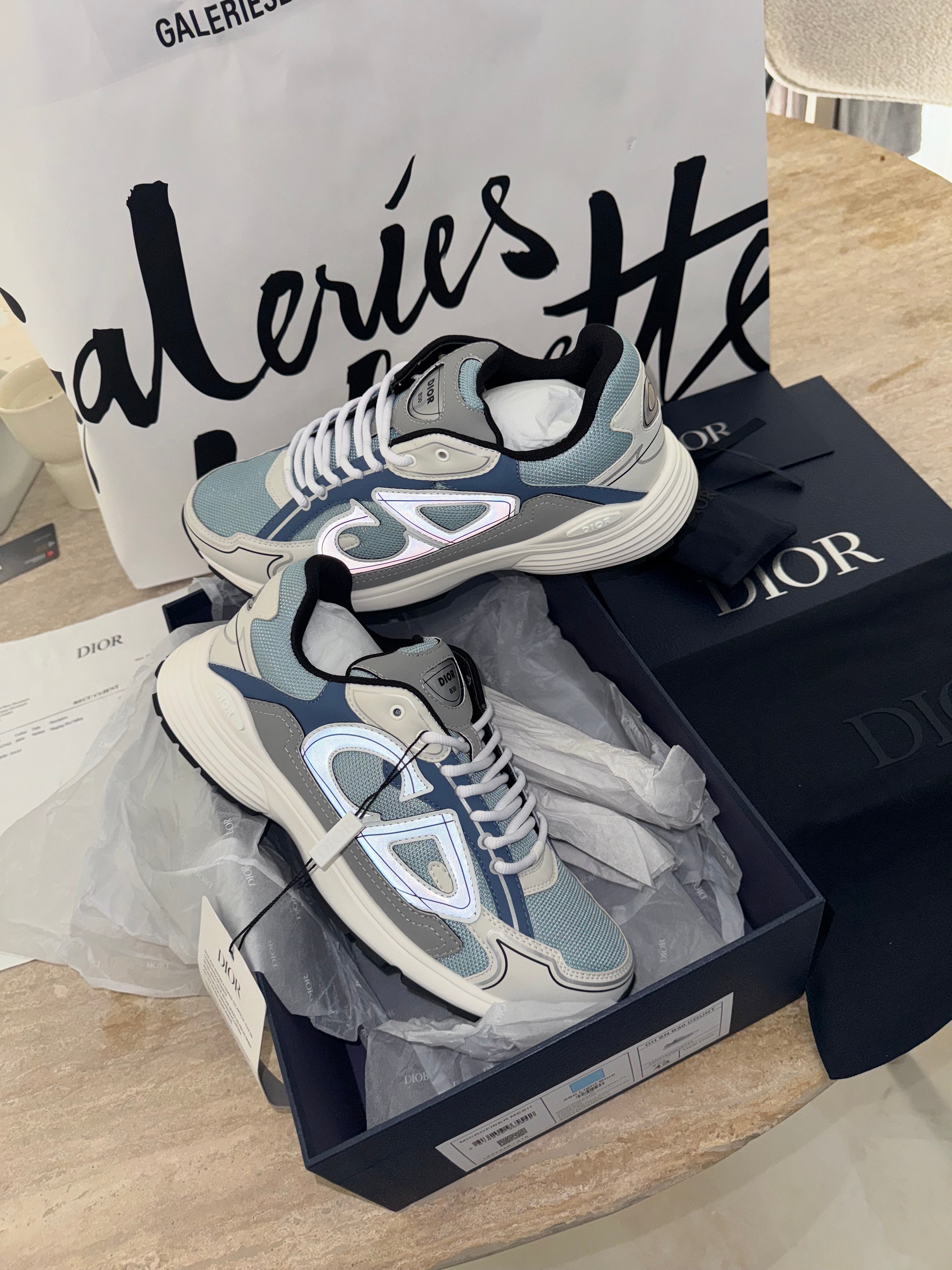 SNEAKERS B30 V3S VERSION BIEN LISSE BLEU CIEL RÉFLECTIVE RÉACTION CORRECTES  FACTURE PACKAGING COMPLET